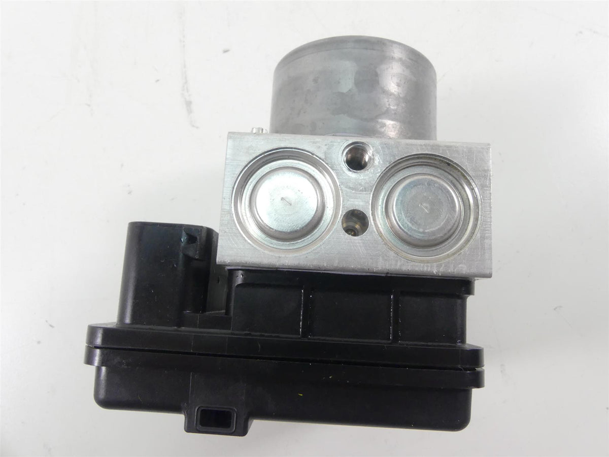 2022 Indian FTR1200 S Abs Brake Pump Pressure Module Unit 2209771 {{ shop.shopifyCountryName }} - Mototech271