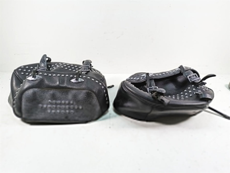 2013 Harley Softail FLSTC Heritage Classic Saddlebag & Mount Set 90477-09 {{ shop.shopifyCountryName }} - Mototech271