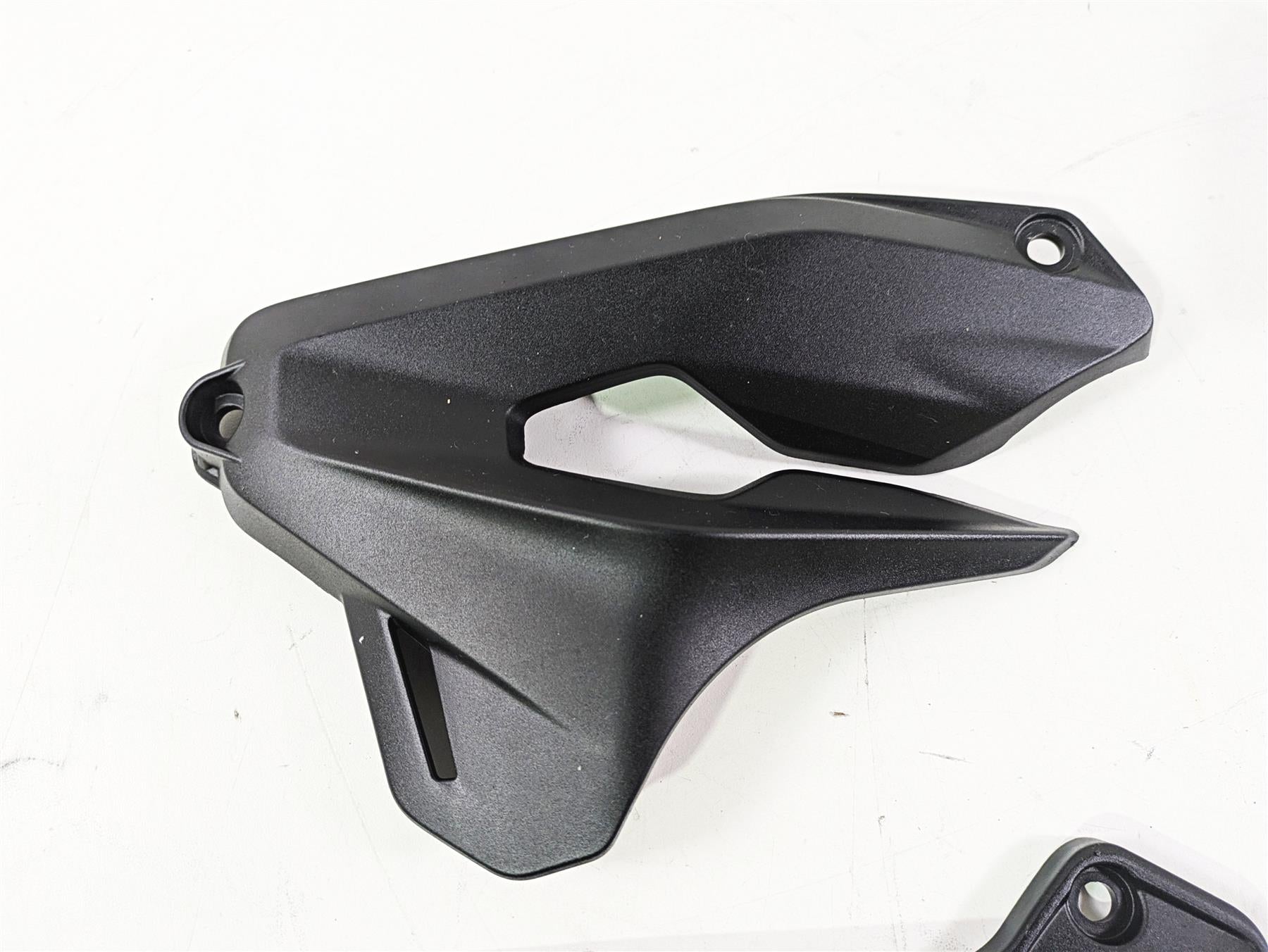 2023 Ducati Monster 937 SP Radiator Side Cover Fairing Set 48217012A R 48217022A {{ shop.shopifyCountryName }} - Mototech271