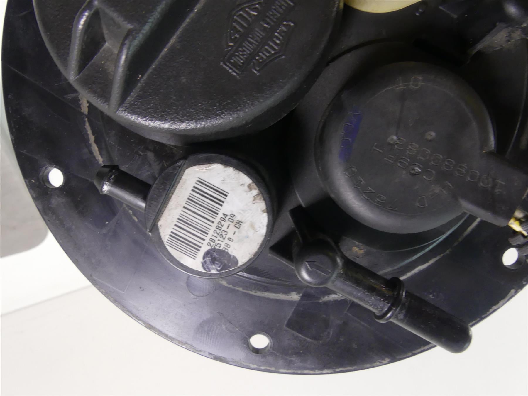 2011 Harley VRSCF Muscle Rod Fuel Gas Petrol Pump - Tested 75310-07 {{ shop.shopifyCountryName }} - Mototech271