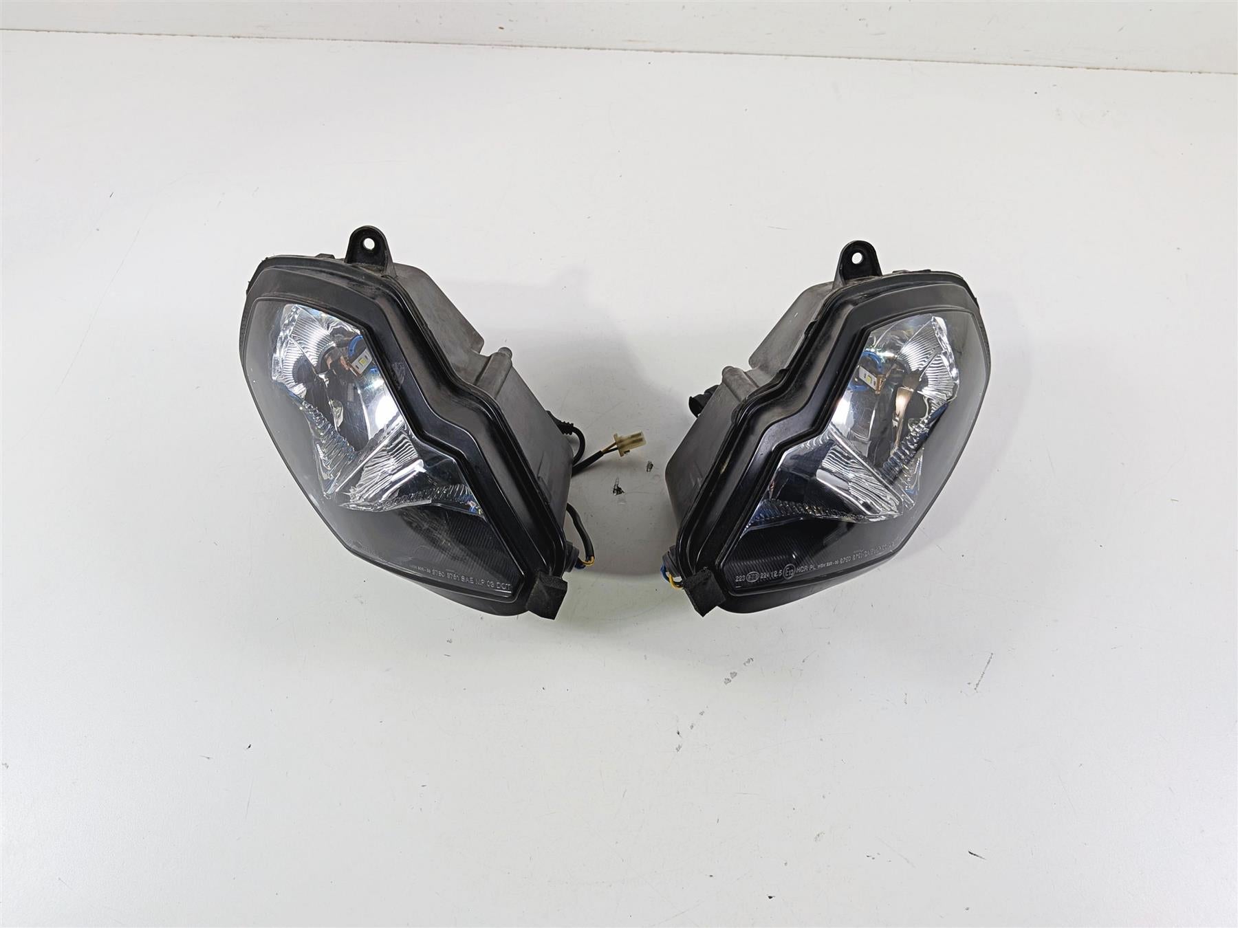 2008 Aprilia RSVR 1000 Factory Headlight Head Light Lamp Set AP8127152 AP8127283