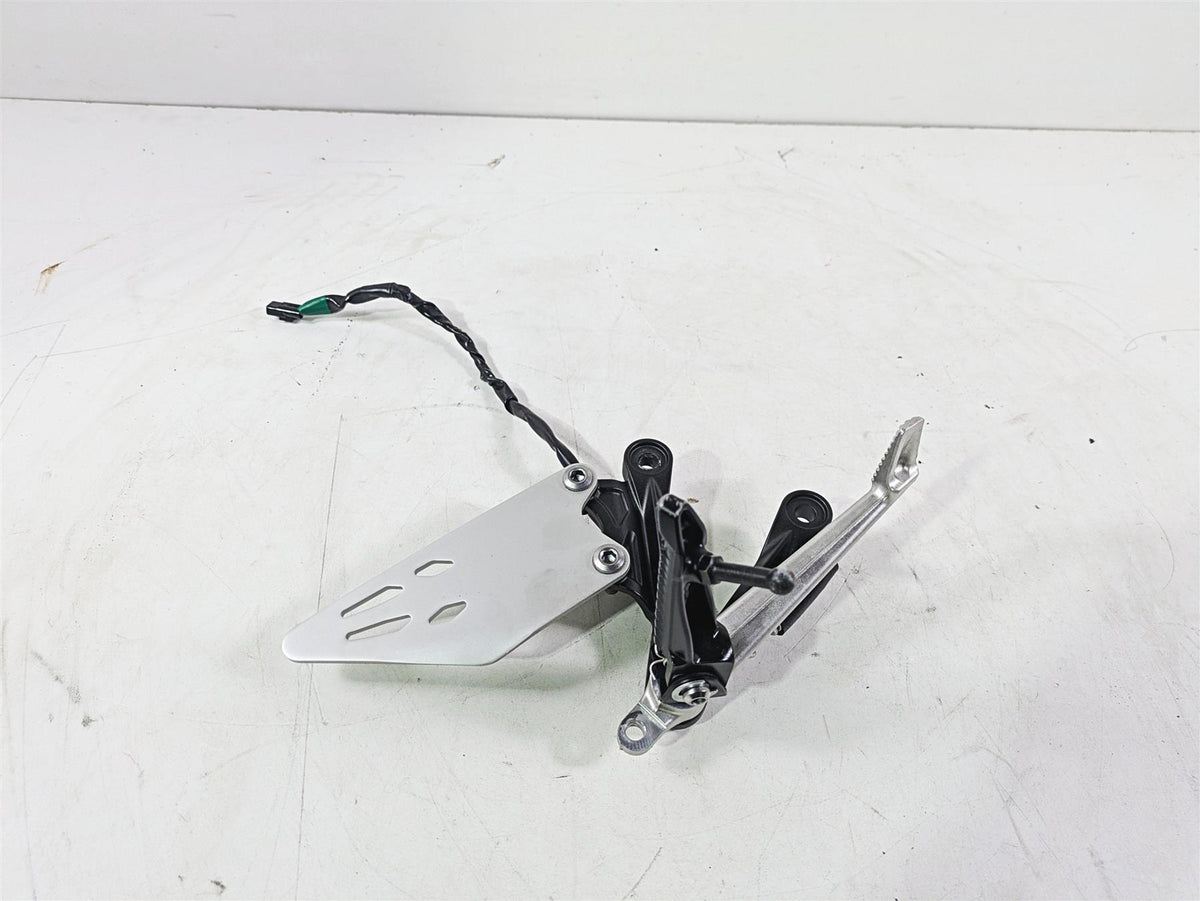 2020 Kawasaki ZX6R Ninja Right Foot Peg Brake Pedal Lever 35063-0590-18R {{ shop.shopifyCountryName }} - Mototech271