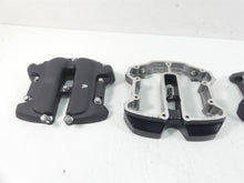 Load image into Gallery viewer, 2021 Harley Softail FXBBS Street Bob Cylinder Head Valve Cover Set 25700697

