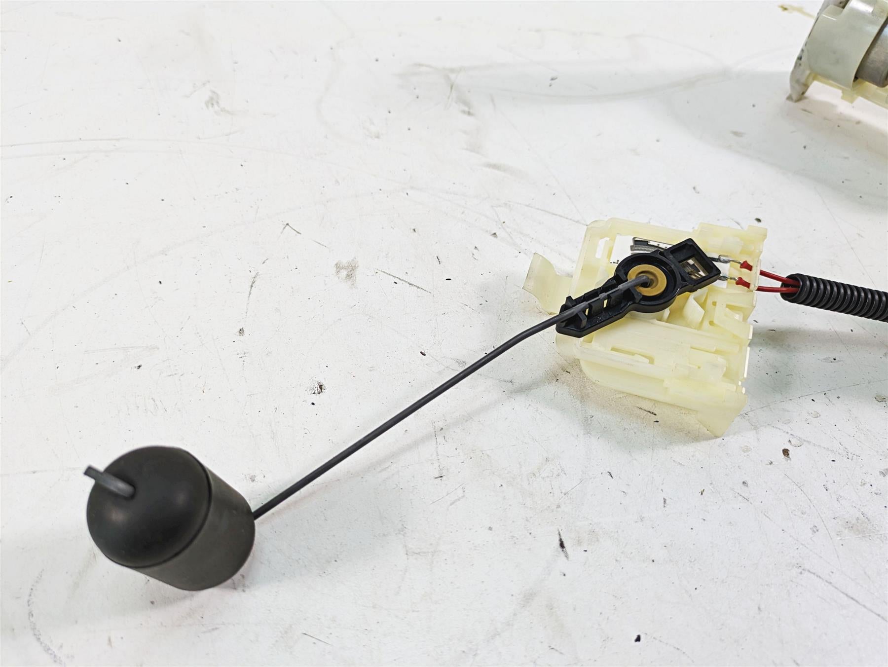 2013 Harley Softail FLSTC Heritage Classic Fuel Gas Pump & Sender 75284-08A