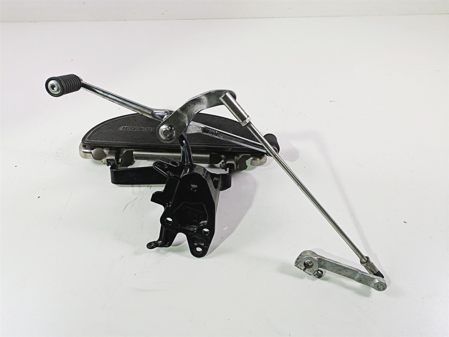 2017 Harley Softail Heritage Classic FLSTC Left Front Floorboard Set 33630-07A {{ shop.shopifyCountryName }} - Mototech271