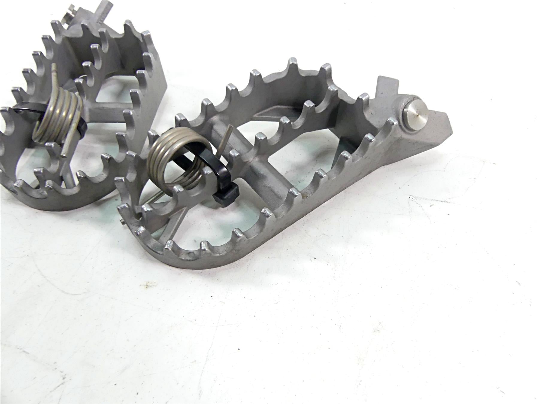 2016 BMW R1200GS Adv K51 Rider Footpeg Foot Peg Set 46718529843 46718529844 {{ shop.shopifyCountryName }} - Mototech271