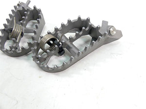 2016 BMW R1200GS Adv K51 Rider Footpeg Foot Peg Set 46718529843 46718529844 | Mototech271
