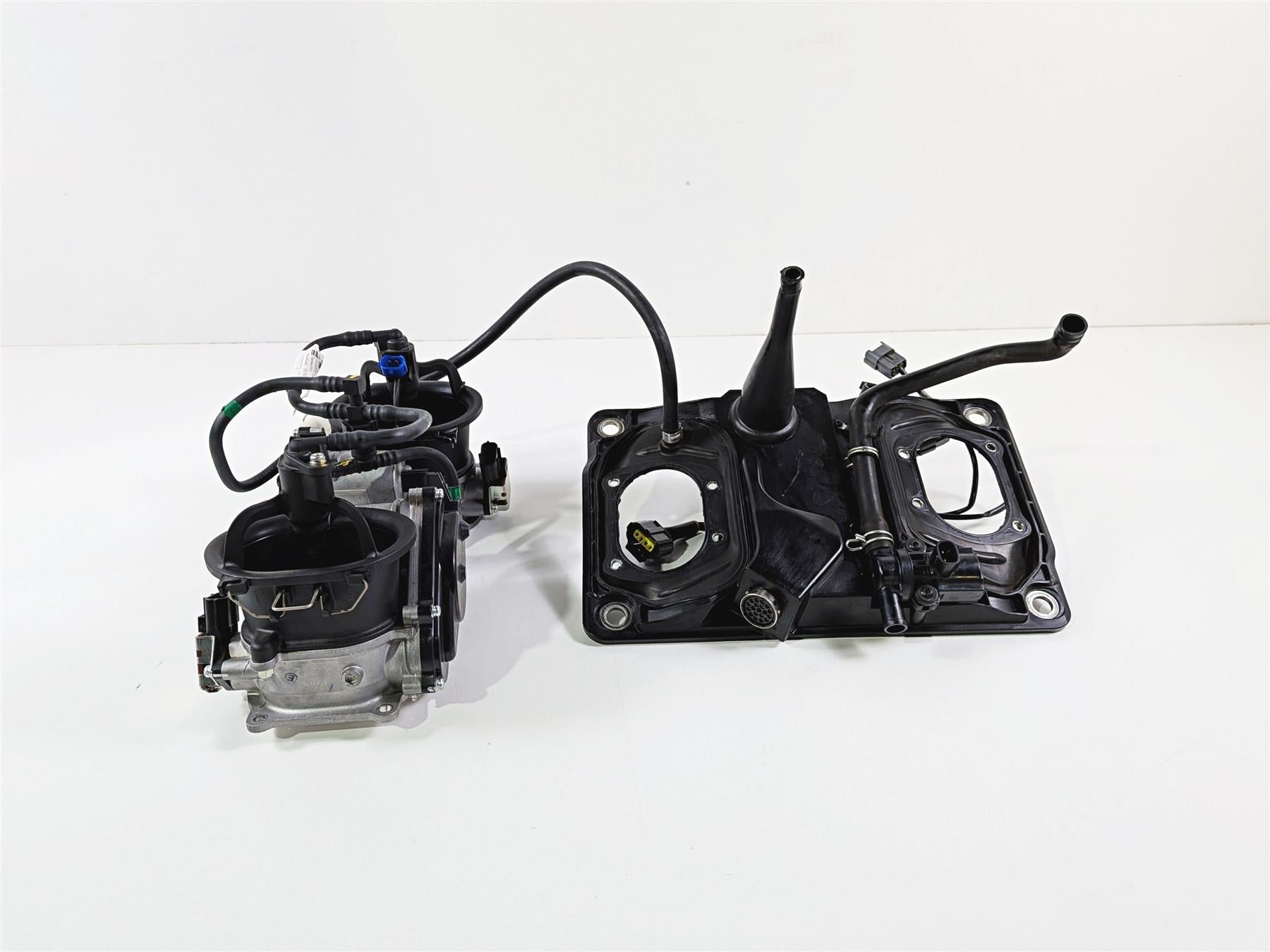 2019 Ducati 959 Panigale Mikuni Throttle Bodies + Wiring & Housing 28240921A {{ shop.shopifyCountryName }} - Mototech271