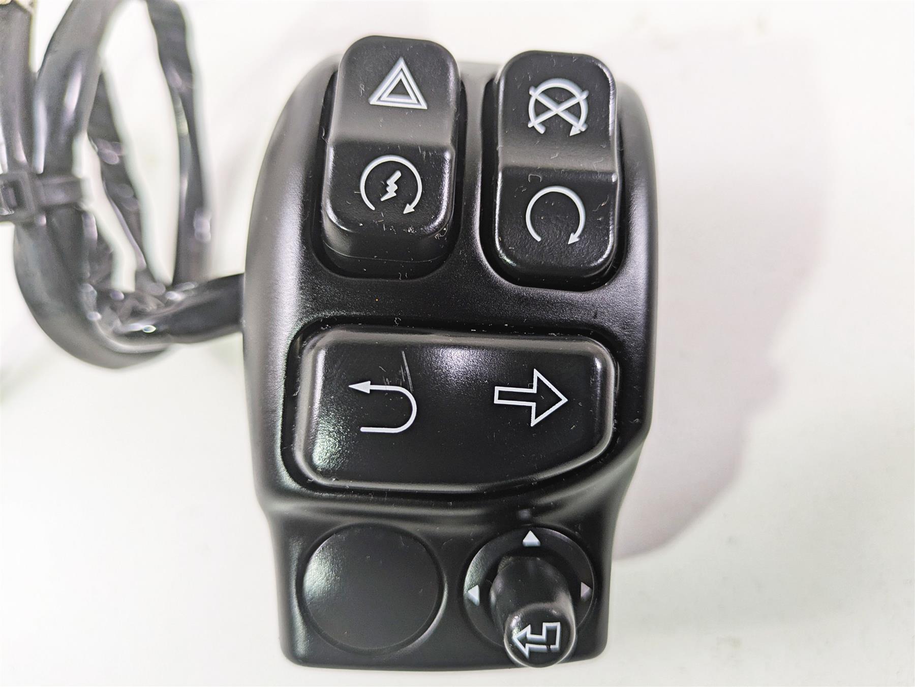 2021 Harley Touring FLTRX Road Glide Right Hand Control Switch Boom GTS 71500501 {{ shop.shopifyCountryName }} - Mototech271