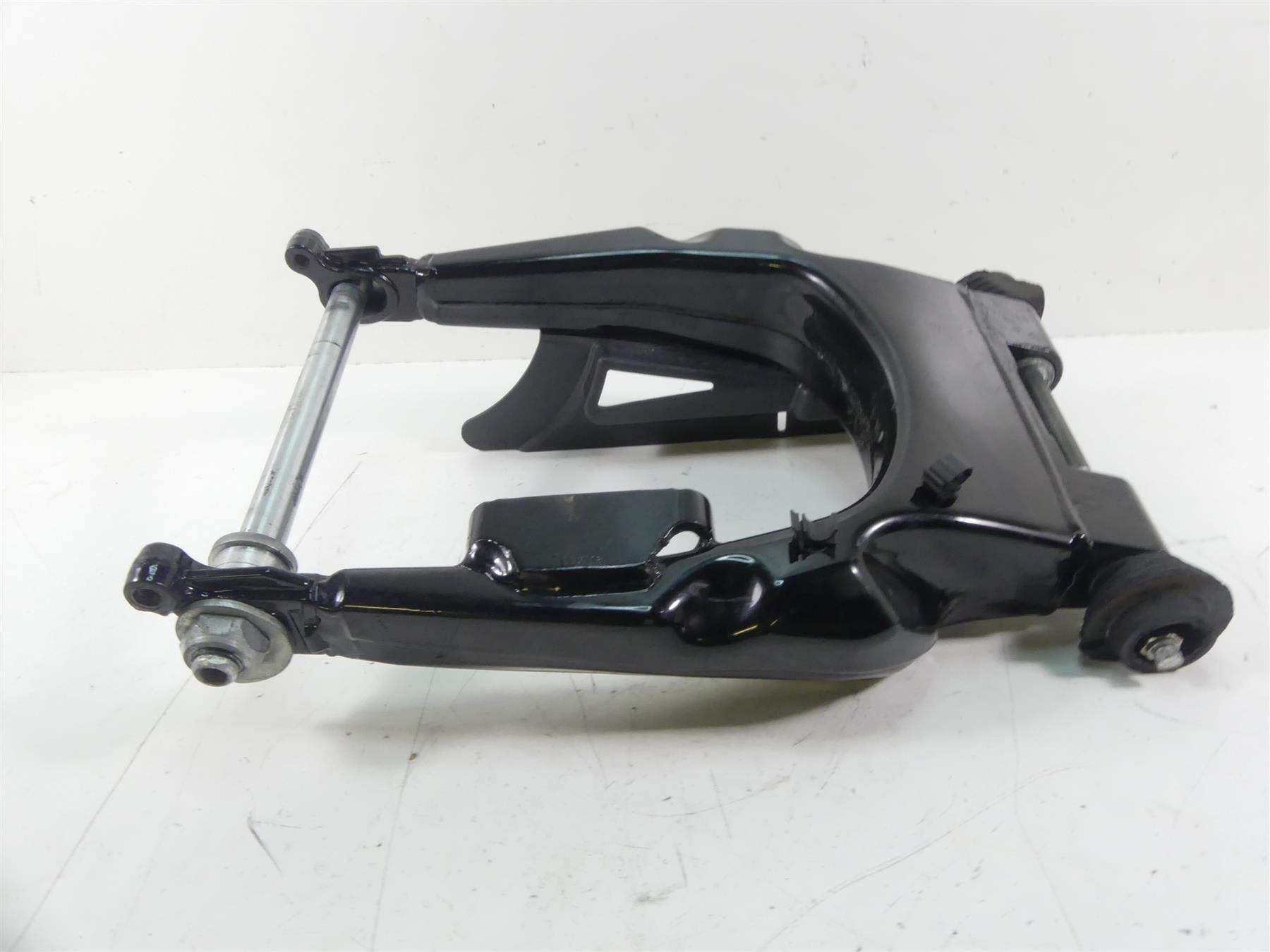 2016 Harley Touring FLTRX Road Glide Rear Swingarm Swing Arm + Axle 47549-09A {{ shop.shopifyCountryName }} - Mototech271