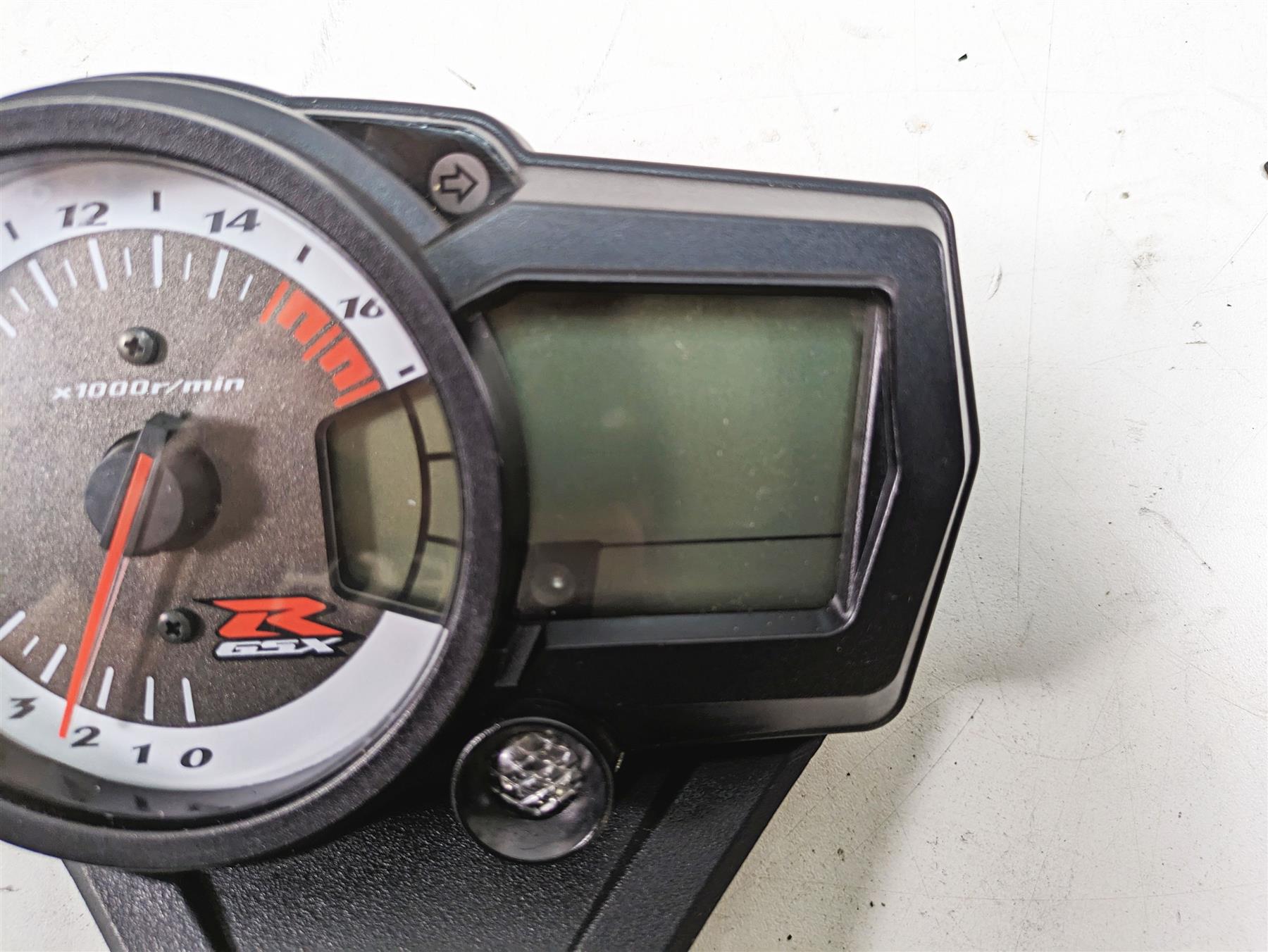 2009 Suzuki GSXR750 K9 Speedometer Speedo Gauge Instrument - 25k 34120-38H20 {{ shop.shopifyCountryName }} - Mototech271
