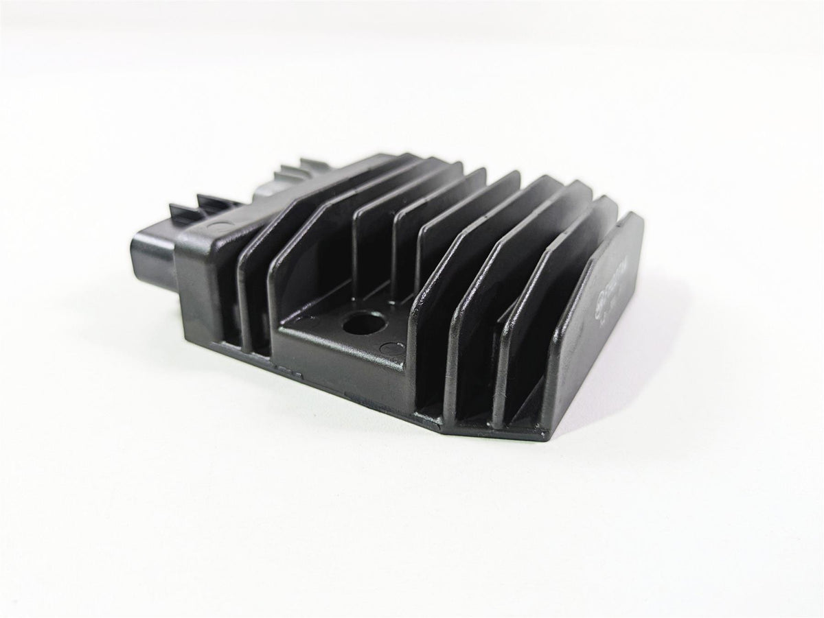 2022 Ducati Streetfighter V2 Rectifier Voltage Regulator 54040331A FH027AA {{ shop.shopifyCountryName }} - Mototech271