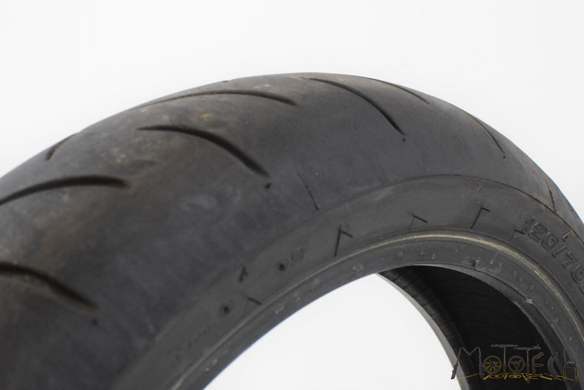 USED Front Tire BRIDGESTONE Hyperstport Battlax BT016 F 120/70-17 DOT5016 003027 {{ shop.shopifyCountryName }} - Mototech271