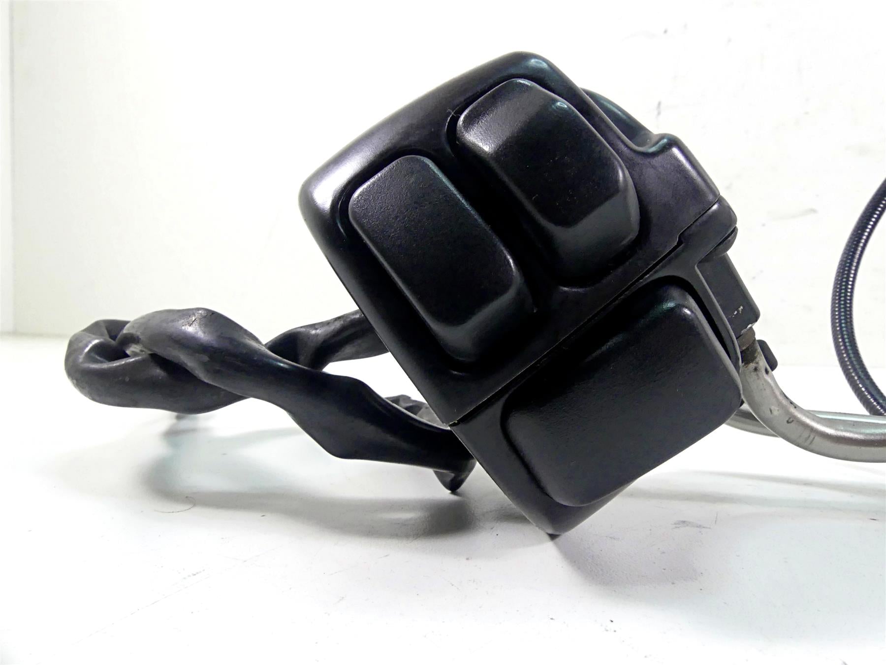 2013 Harley VRSCF Muscle Vrod Right Hand Control Switch Throttle -Read 71684-06A {{ shop.shopifyCountryName }} - Mototech271