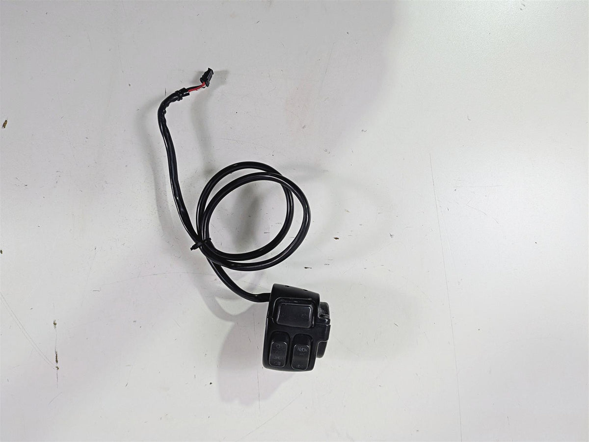 2014 Harley FLS Softail Slim Left Hand Turn Signal Control Switch Read 72949-12A {{ shop.shopifyCountryName }} - Mototech271