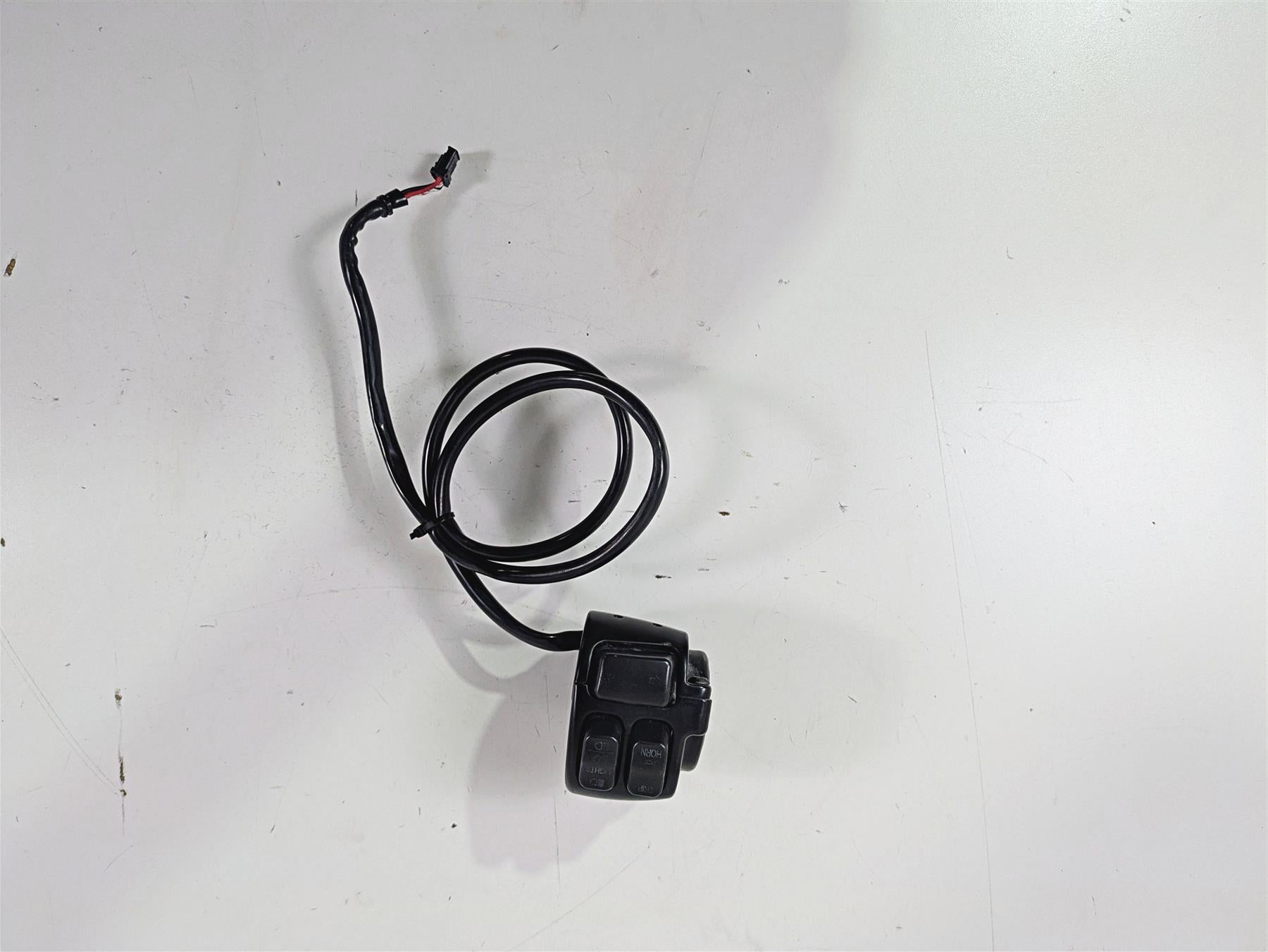 2014 Harley FLS Softail Slim Left Hand Turn Signal Control Switch Read 72949-12A {{ shop.shopifyCountryName }} - Mototech271