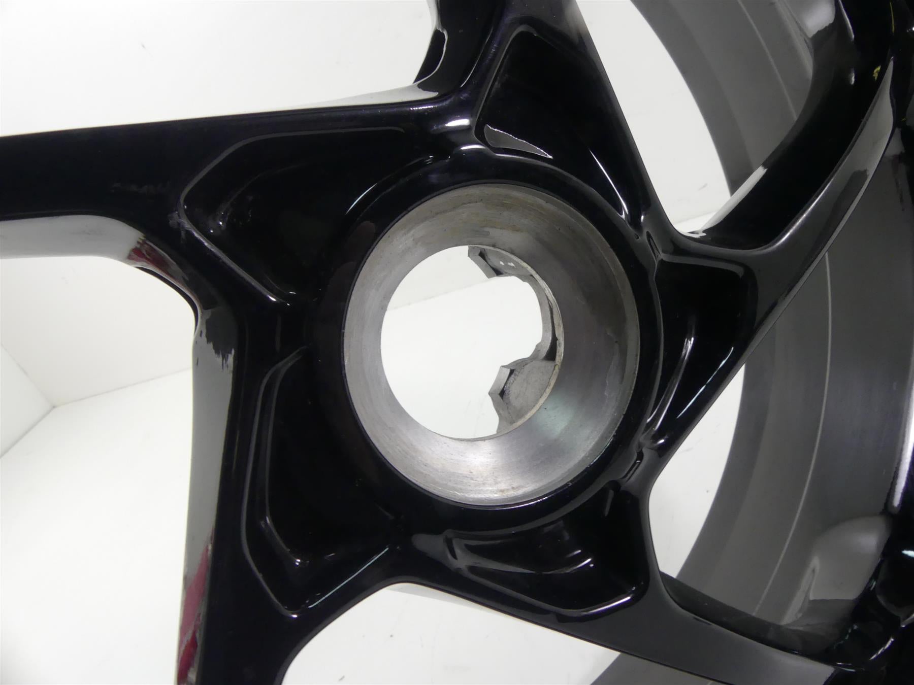2020 Triumph Speed Triple RS 1050 Straight Rear 17x6 Wheel Rim T2010574 {{ shop.shopifyCountryName }} - Mototech271