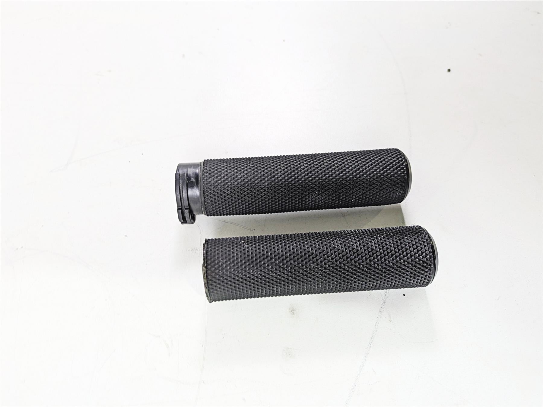 2002 Big Dog Pitbull Harley 1" Bar Arlen Ness Fusion Hand Grip Set 405-0553 {{ shop.shopifyCountryName }} - Mototech271