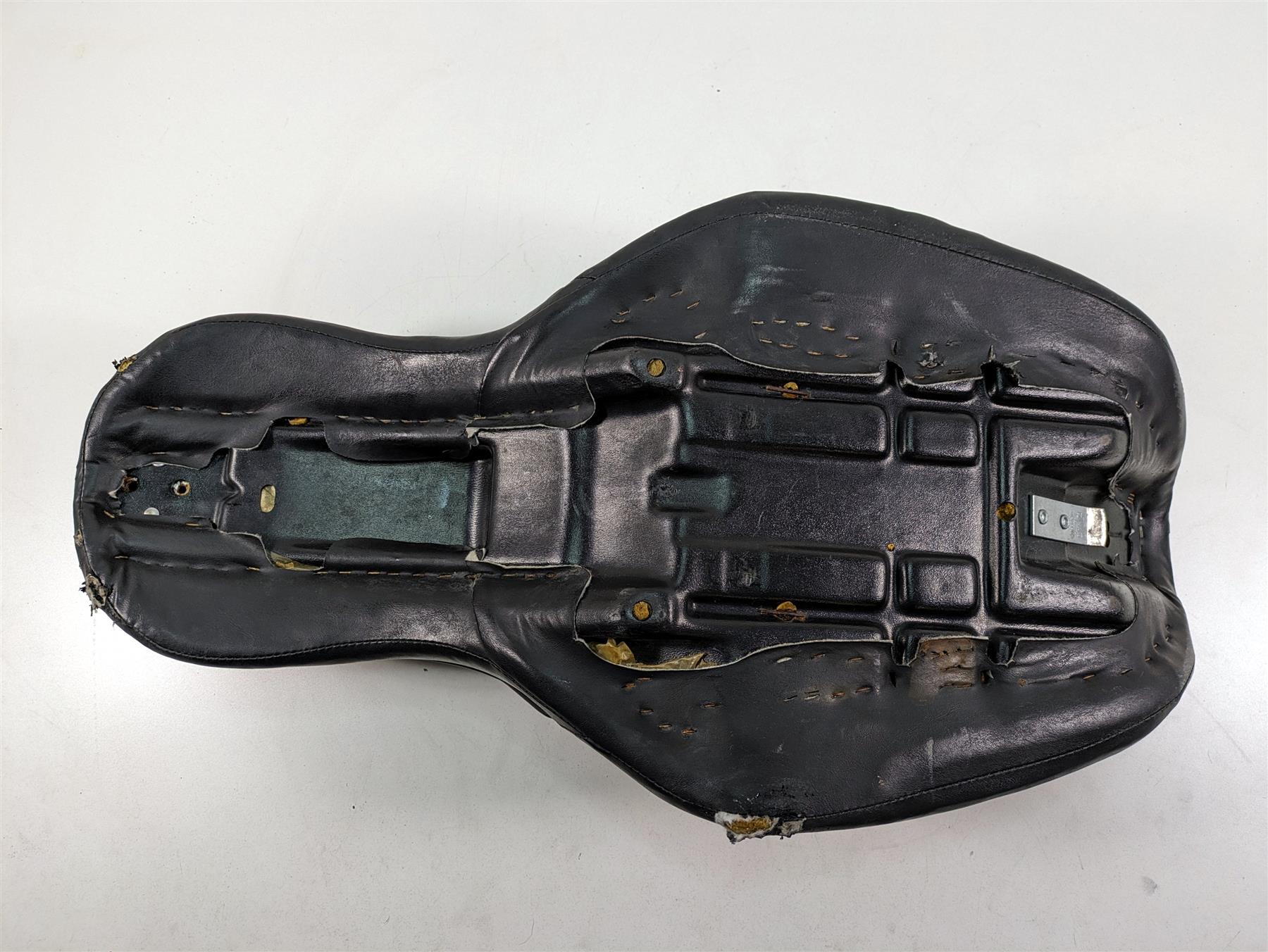 Harley Davidson Dyna Wide Glide Big Twin 88ci Seat Saddle 53079-04 {{ shop.shopifyCountryName }} - Mototech271