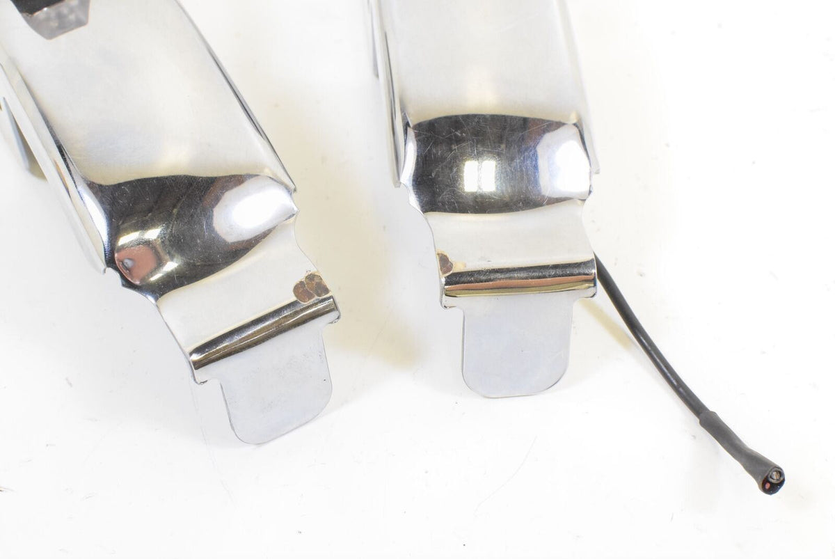 2002 Harley Touring FLHRI Road King Between Saddlebag & Fender Cover Blinker {{ shop.shopifyCountryName }} - Mototech271