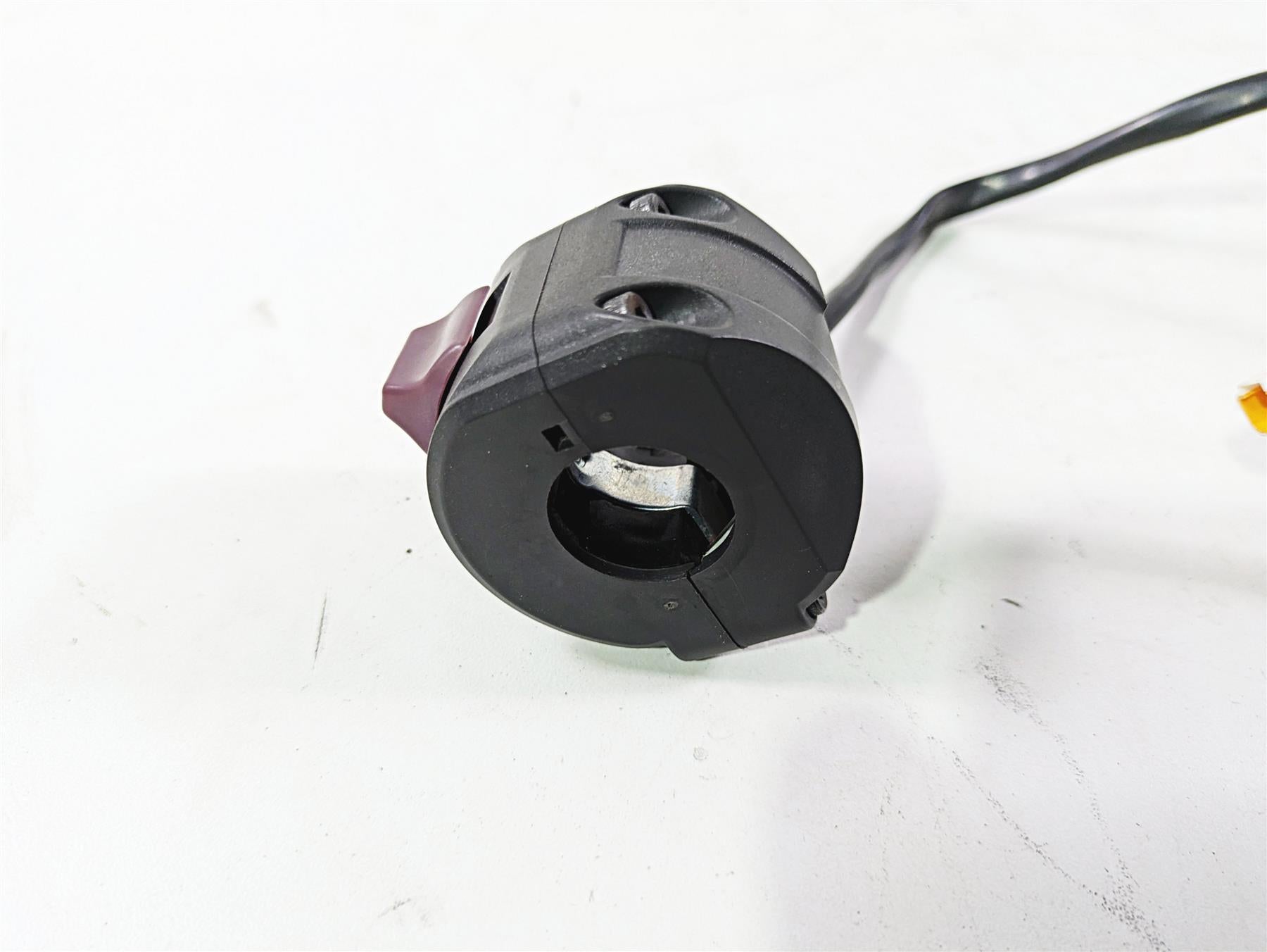 2013 Ducati Hyperstrada 821 Right Hand Control Switch Start Kill 65010121E {{ shop.shopifyCountryName }} - Mototech271
