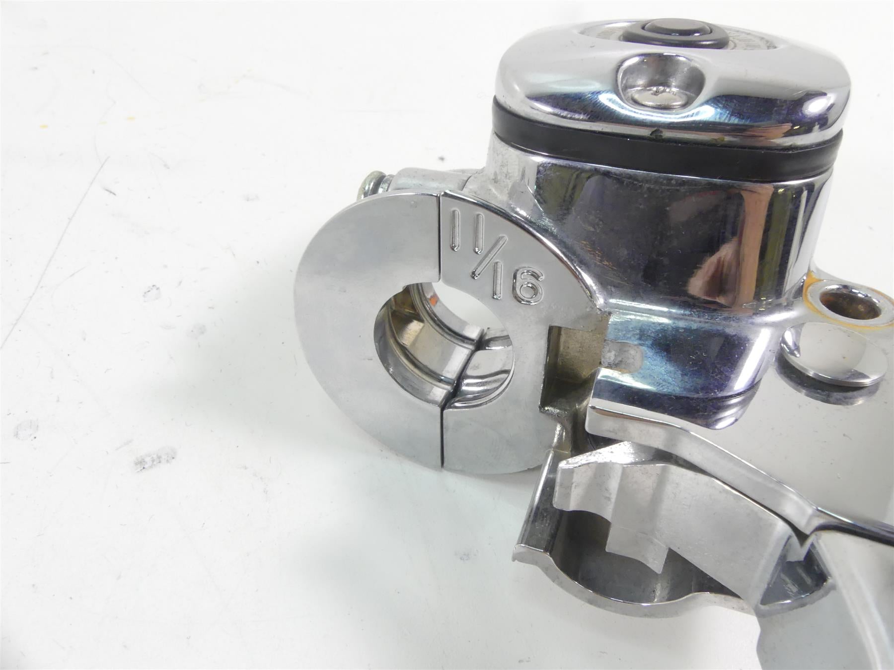 2007 Harley Touring FLHR SE CVO Road King Front Brake Master Cylinder 41700740 {{ shop.shopifyCountryName }} - Mototech271