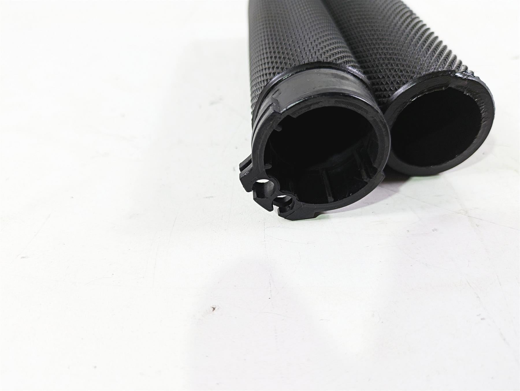 2010 Harley VRSCF Muscle Rod Arlen Ness Hand Grip Set {{ shop.shopifyCountryName }} - Mototech271