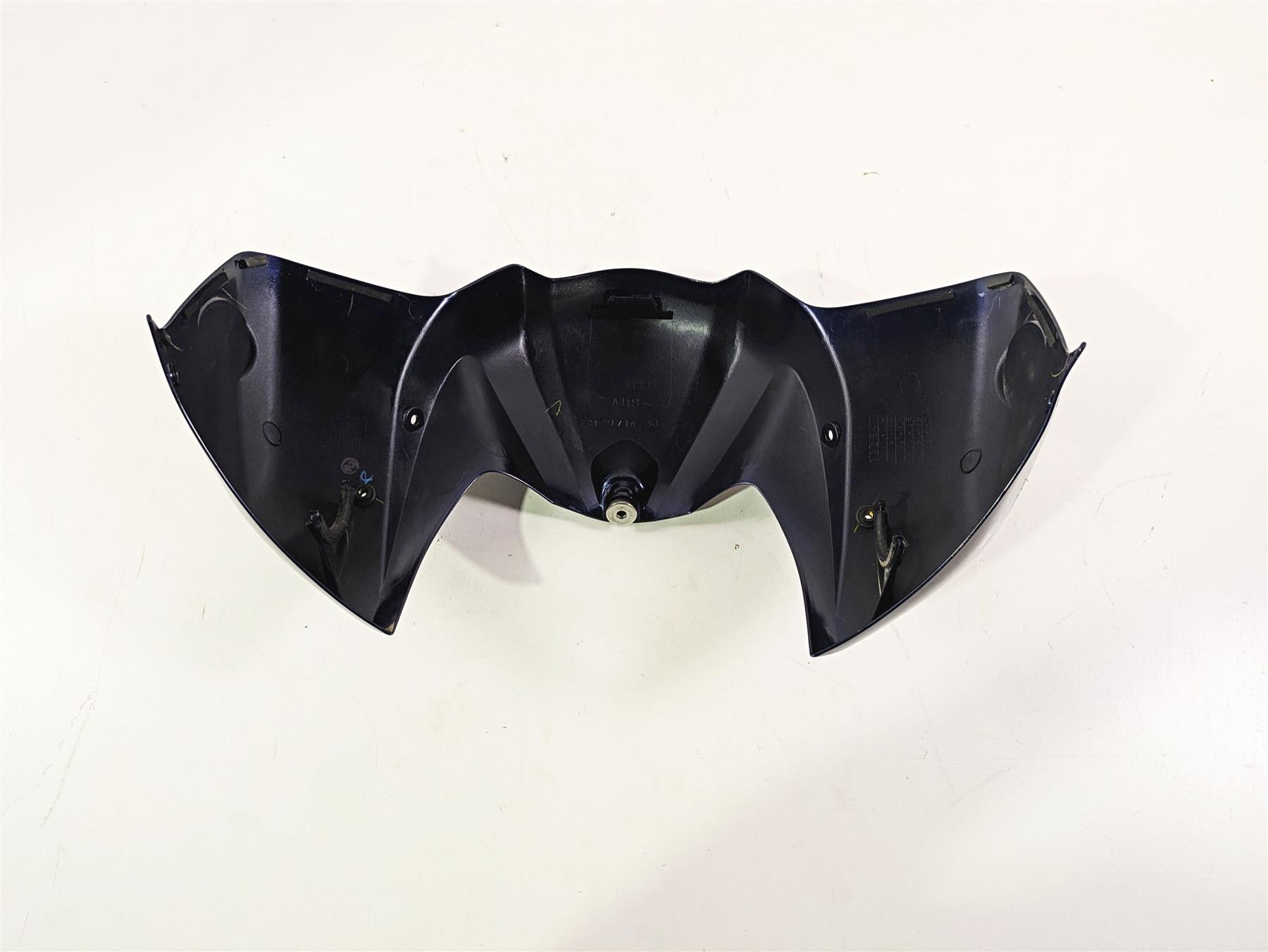 2009 Yamaha FZ1 FZS10 Fazer Front Fuel Tank Cover Fairing 2D1-2171A-00 {{ shop.shopifyCountryName }} - Mototech271