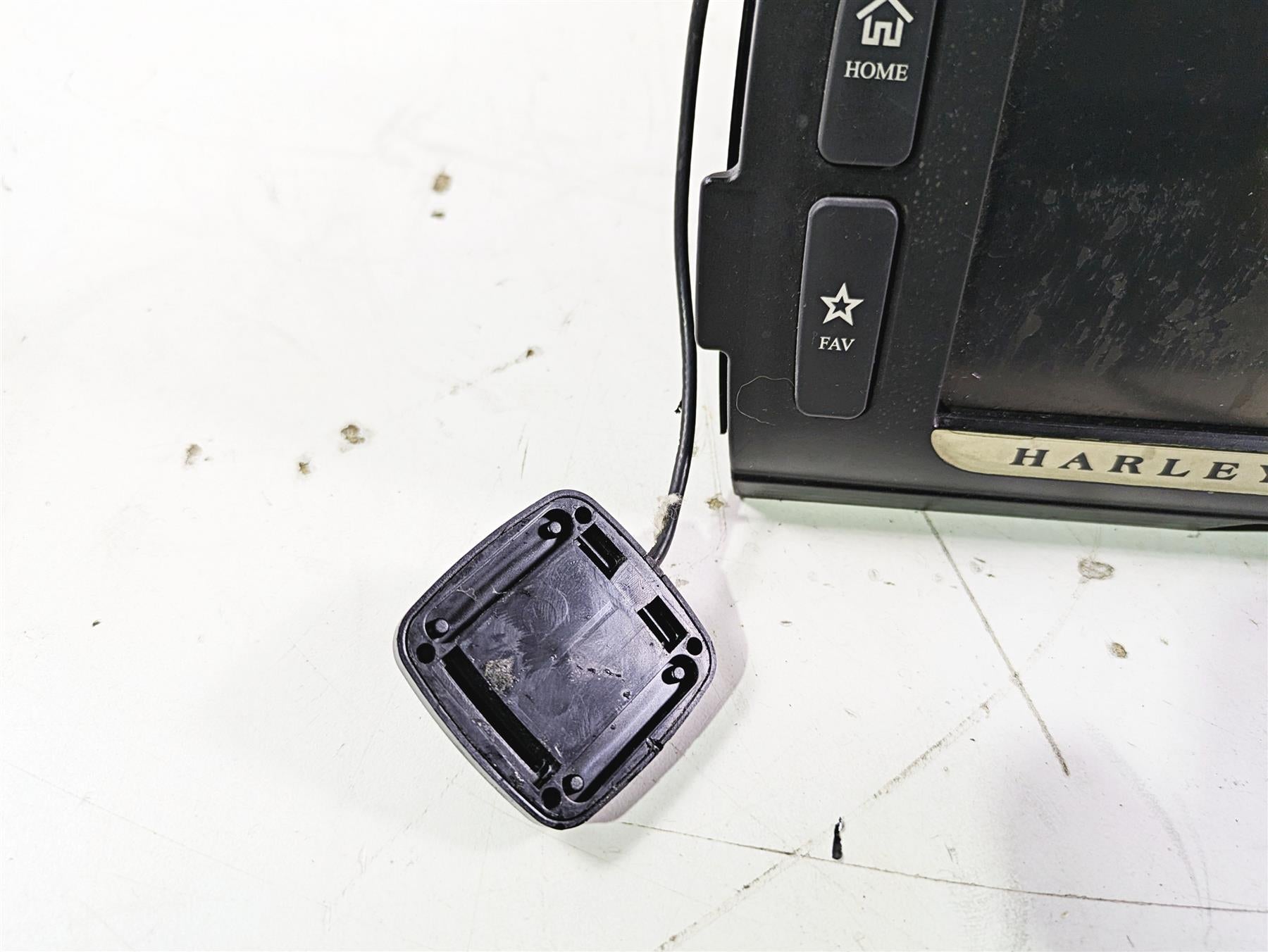 2016 Harley Touring FLTRX Road Glide Radio Stereo Boom Box 6.5GT 76000076 {{ shop.shopifyCountryName }} - Mototech271