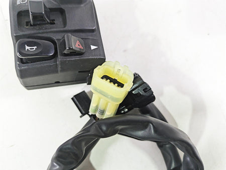2020 Kawasaki ZX6R Ninja Left Hand Light Blinker Control Switch 46091-0613 {{ shop.shopifyCountryName }} - Mototech271