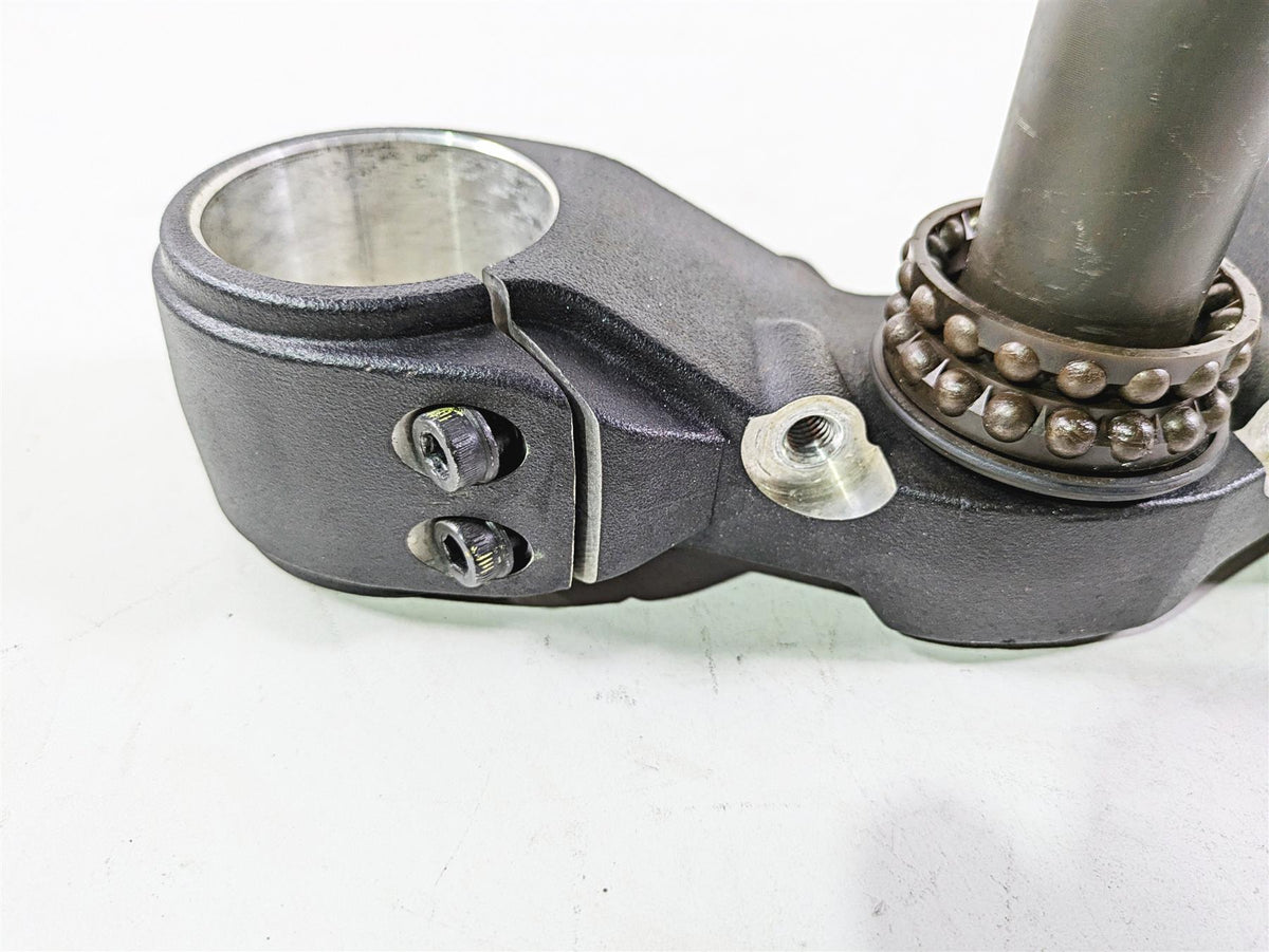 2013 Ducati Hyperstrada 821 Lower Triple Tree Steering Clamp 34220771AA {{ shop.shopifyCountryName }} - Mototech271