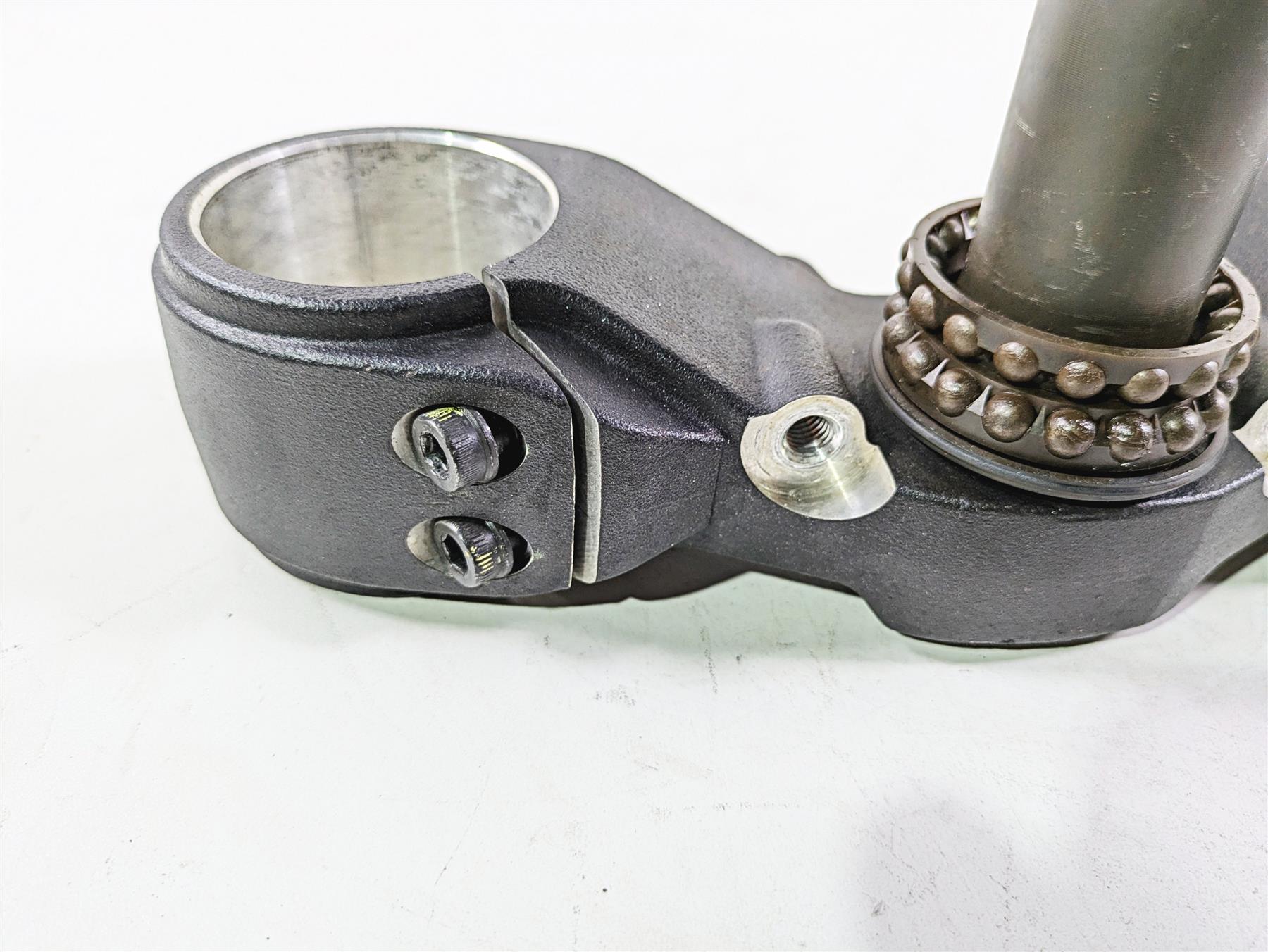 2013 Ducati Hyperstrada 821 Lower Triple Tree Steering Clamp 34220771AA {{ shop.shopifyCountryName }} - Mototech271