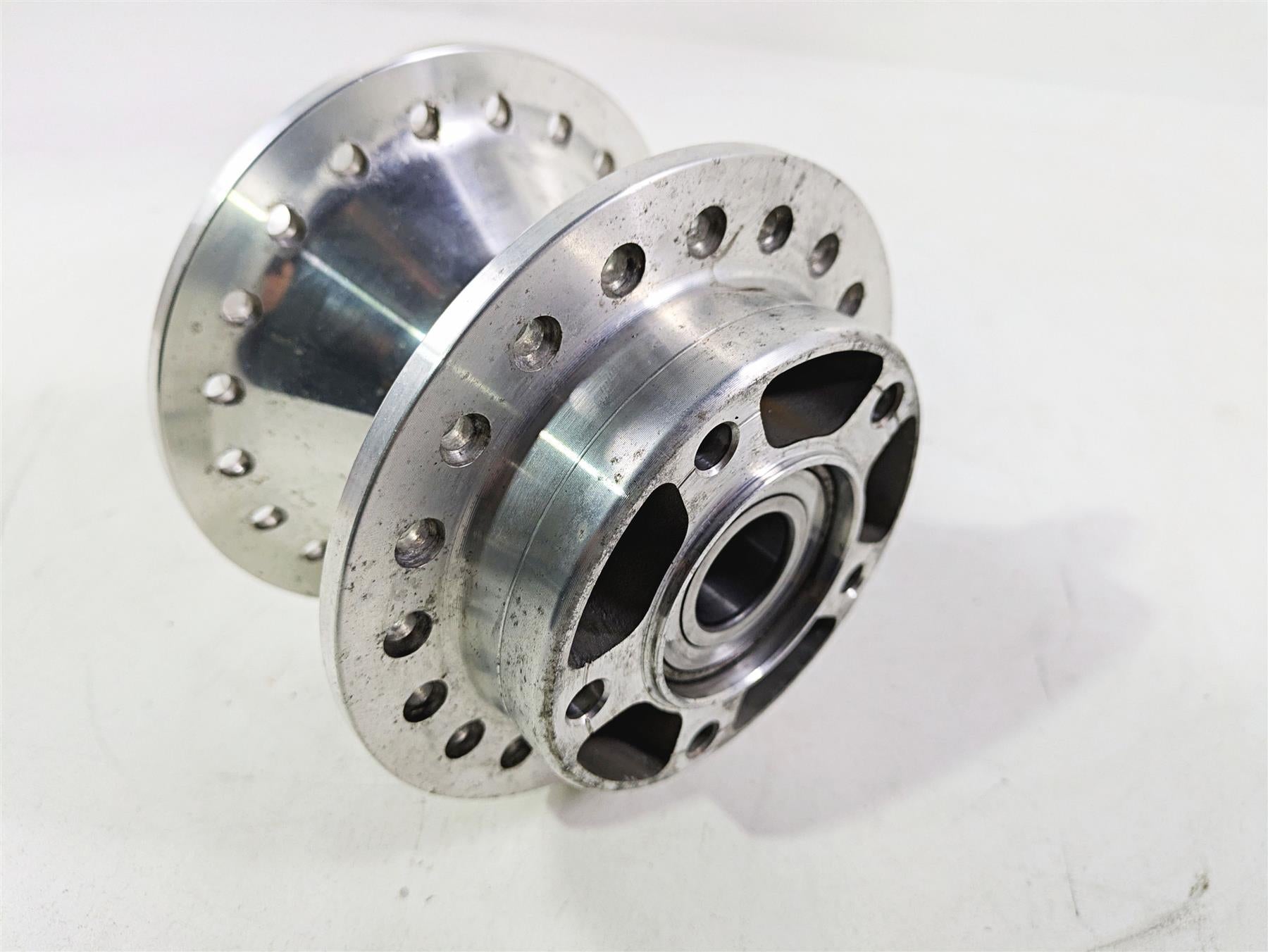 2021 Harley Softail FXST Standard Front Wheel Rim Hub 43300813 {{ shop.shopifyCountryName }} - Mototech271