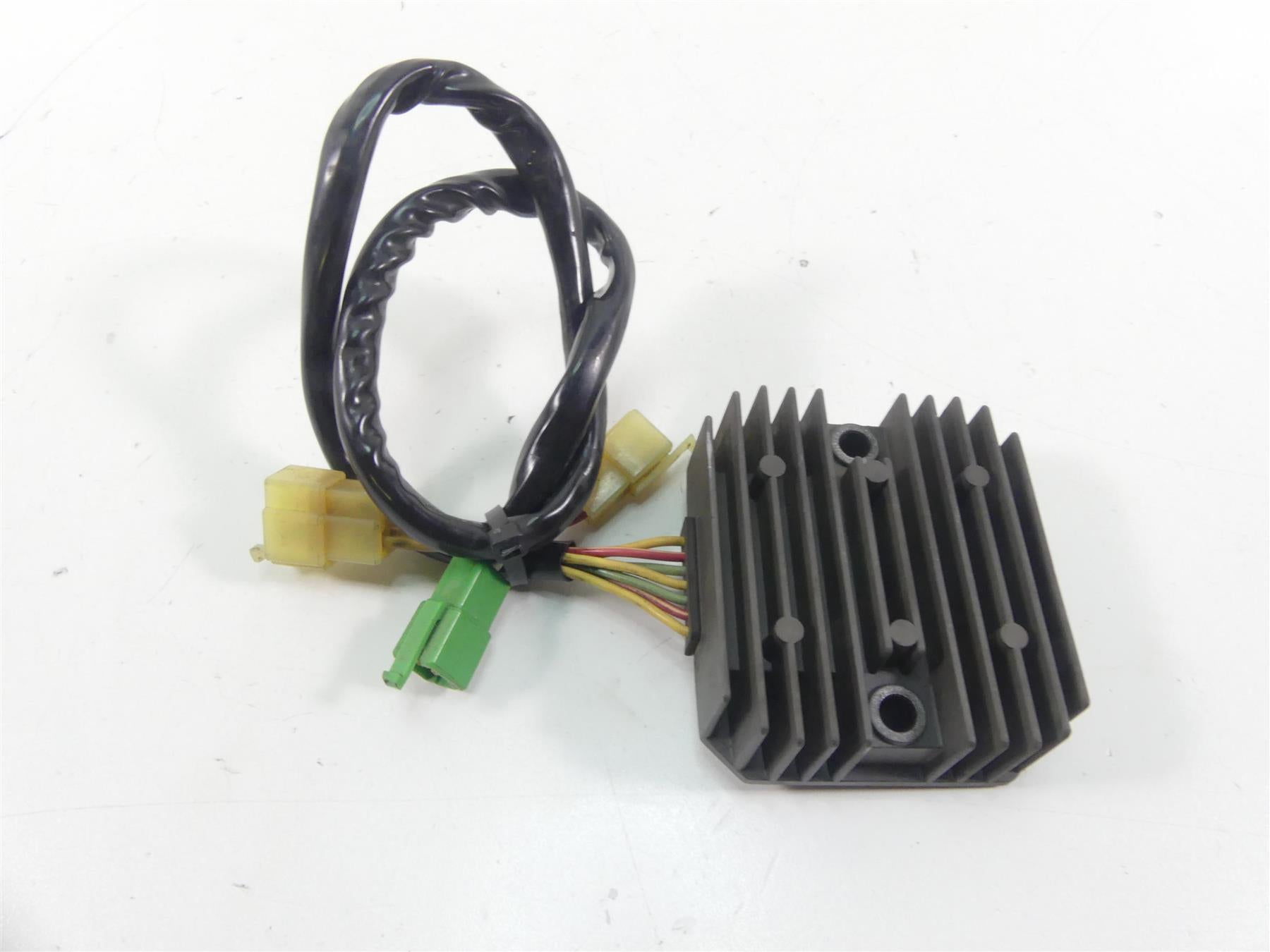 2007 Honda VT1100 C Shadow Spirit Rectifier Voltage Regulator 31600-MCK-A51 {{ shop.shopifyCountryName }} - Mototech271