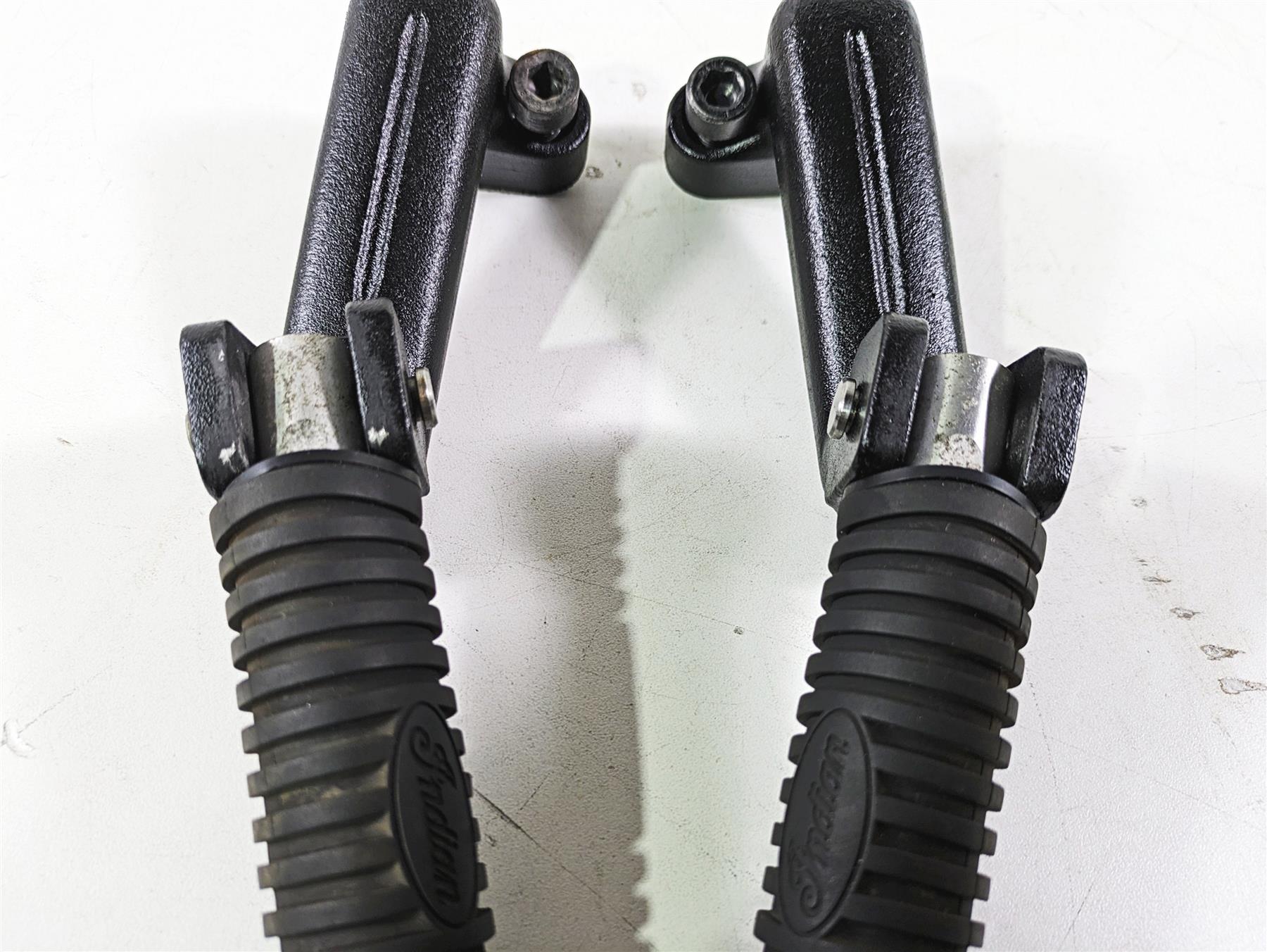 2018 Indian Chieftain Dark Horse Rear Passenger Foot Pegs 5140869 5140870 {{ shop.shopifyCountryName }} - Mototech271