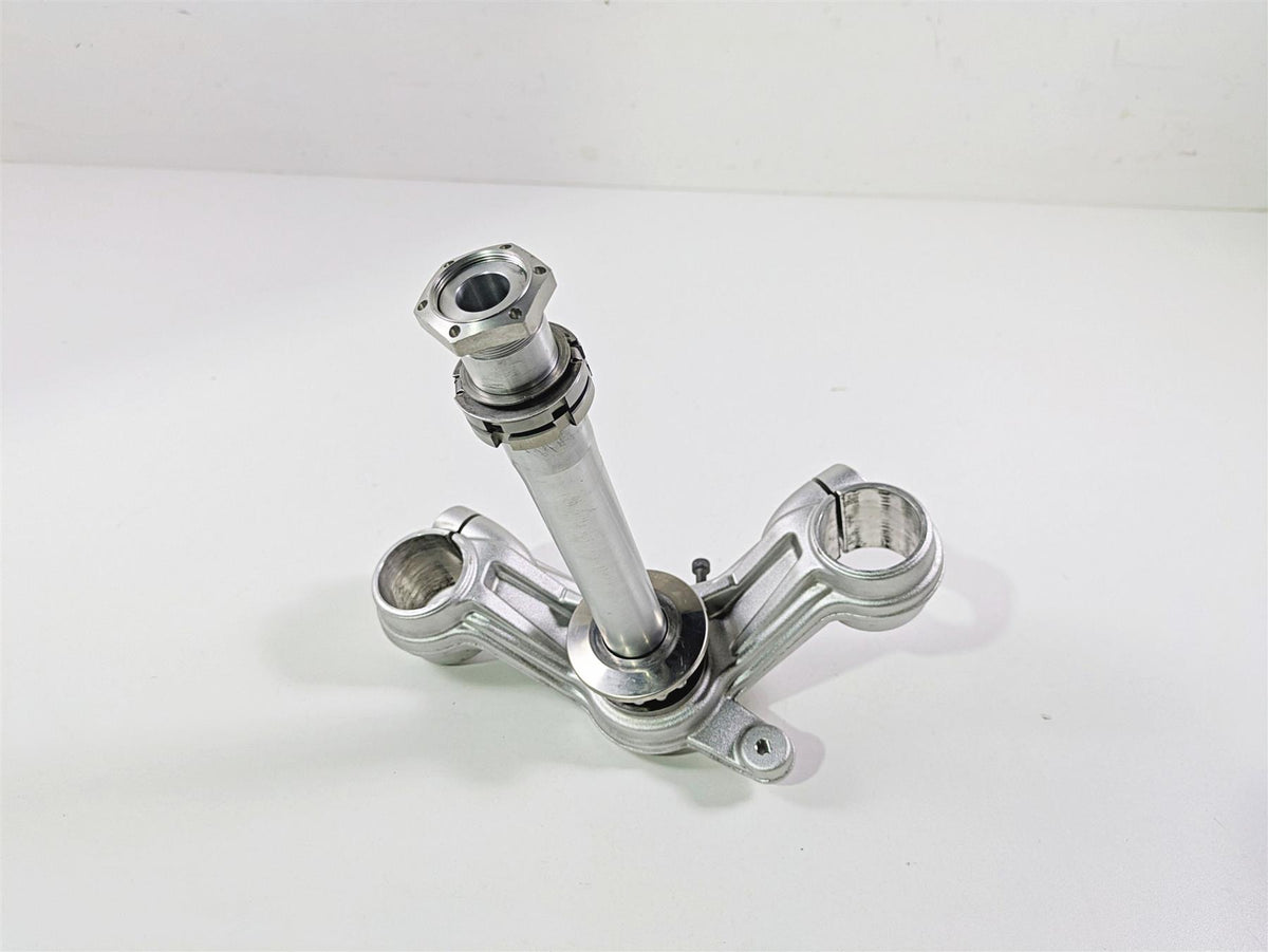 2022 BMW RnineT Pure K22 Lower Triple Tree Steering Clamp 31428558481 {{ shop.shopifyCountryName }} - Mototech271