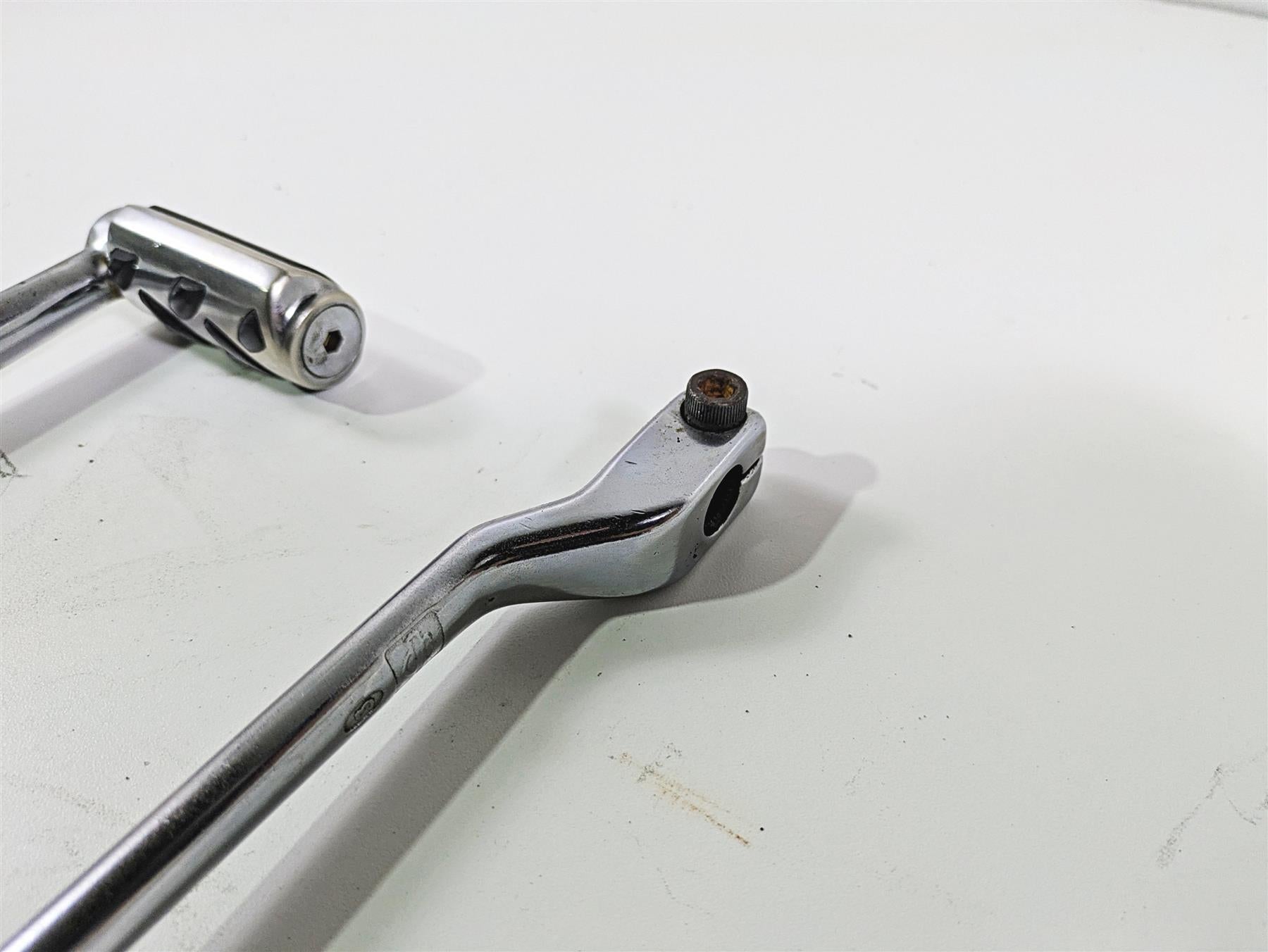 2005 Harley Touring FLHRI Road King Chrome Shifter Lever Pedal Pegs {{ shop.shopifyCountryName }} - Mototech271