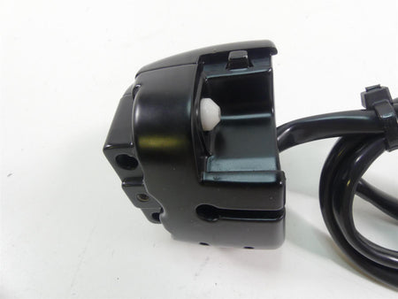2018 Harley Softail FXFB Fat Bob Right Hand Start Stop Control Switch 71500462 {{ shop.shopifyCountryName }} - Mototech271