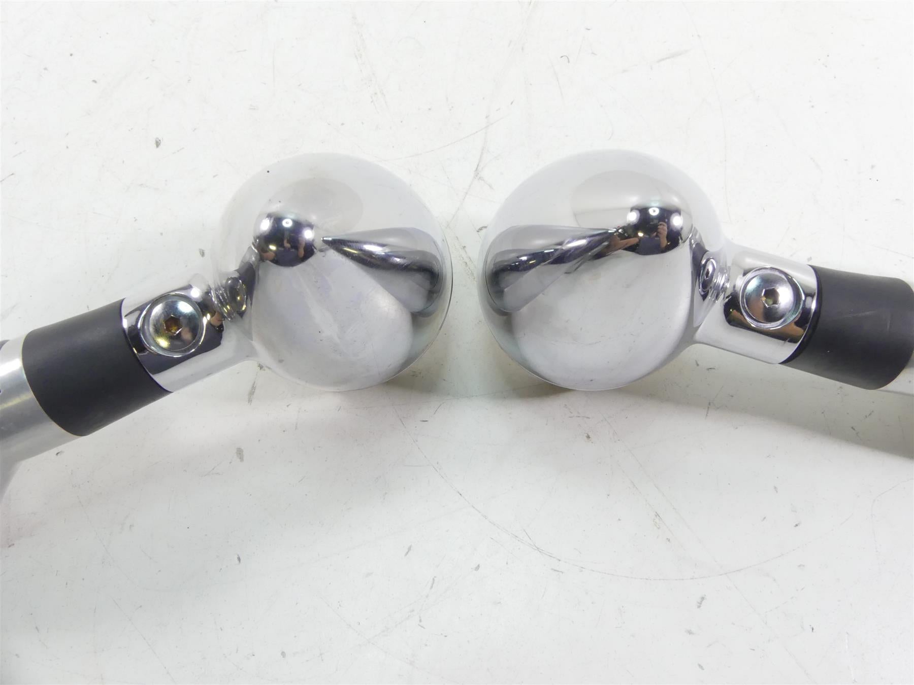 2005 Honda V-Twin VTX1800 S3 Front Blinker Turn Signal & Clamp Set 33450-MCV-N11 {{ shop.shopifyCountryName }} - Mototech271