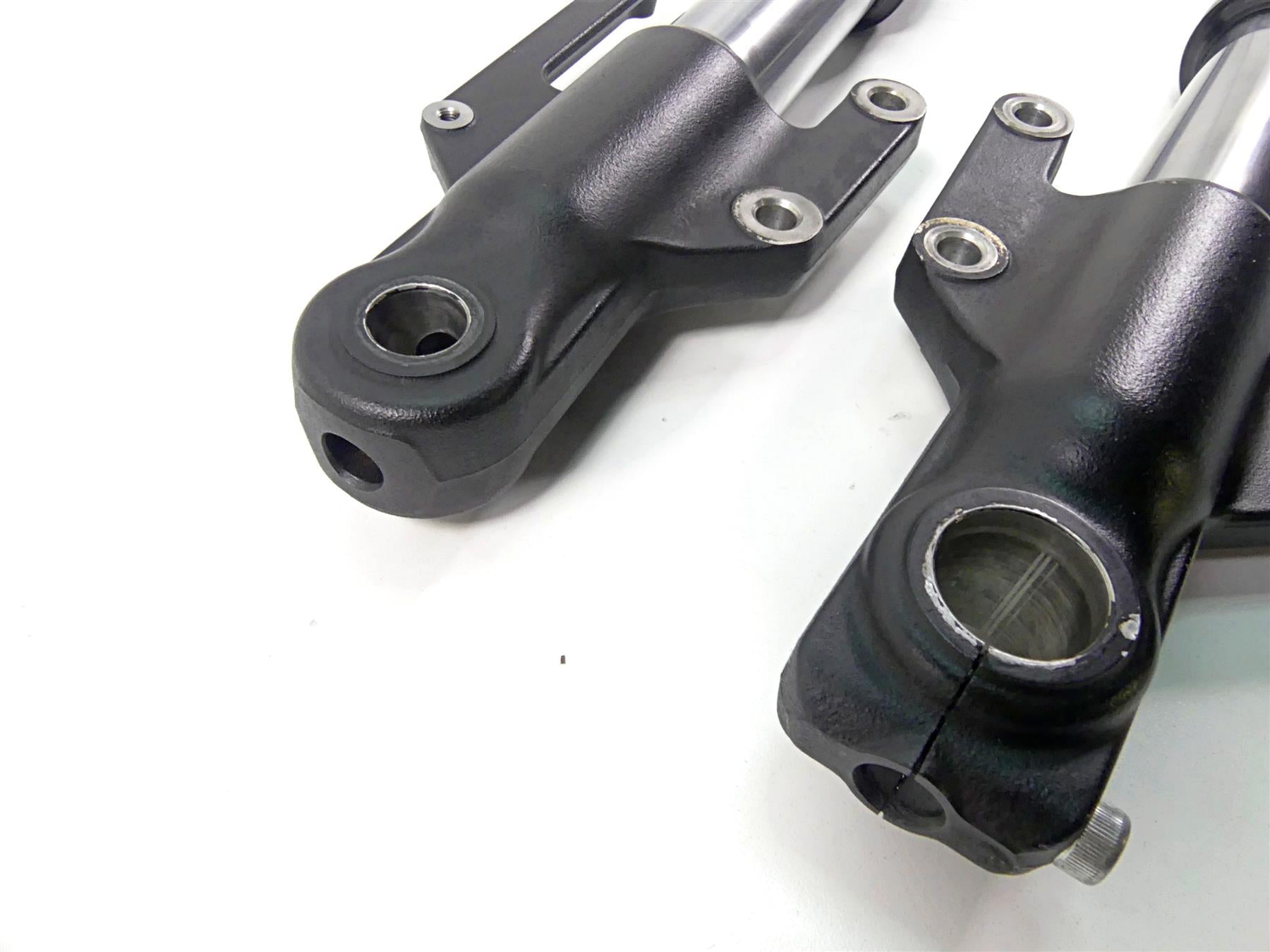 2017 Harley XL1200 CX Sportster Roadster Straight Front Fork Legs Set 45400108 {{ shop.shopifyCountryName }} - Mototech271