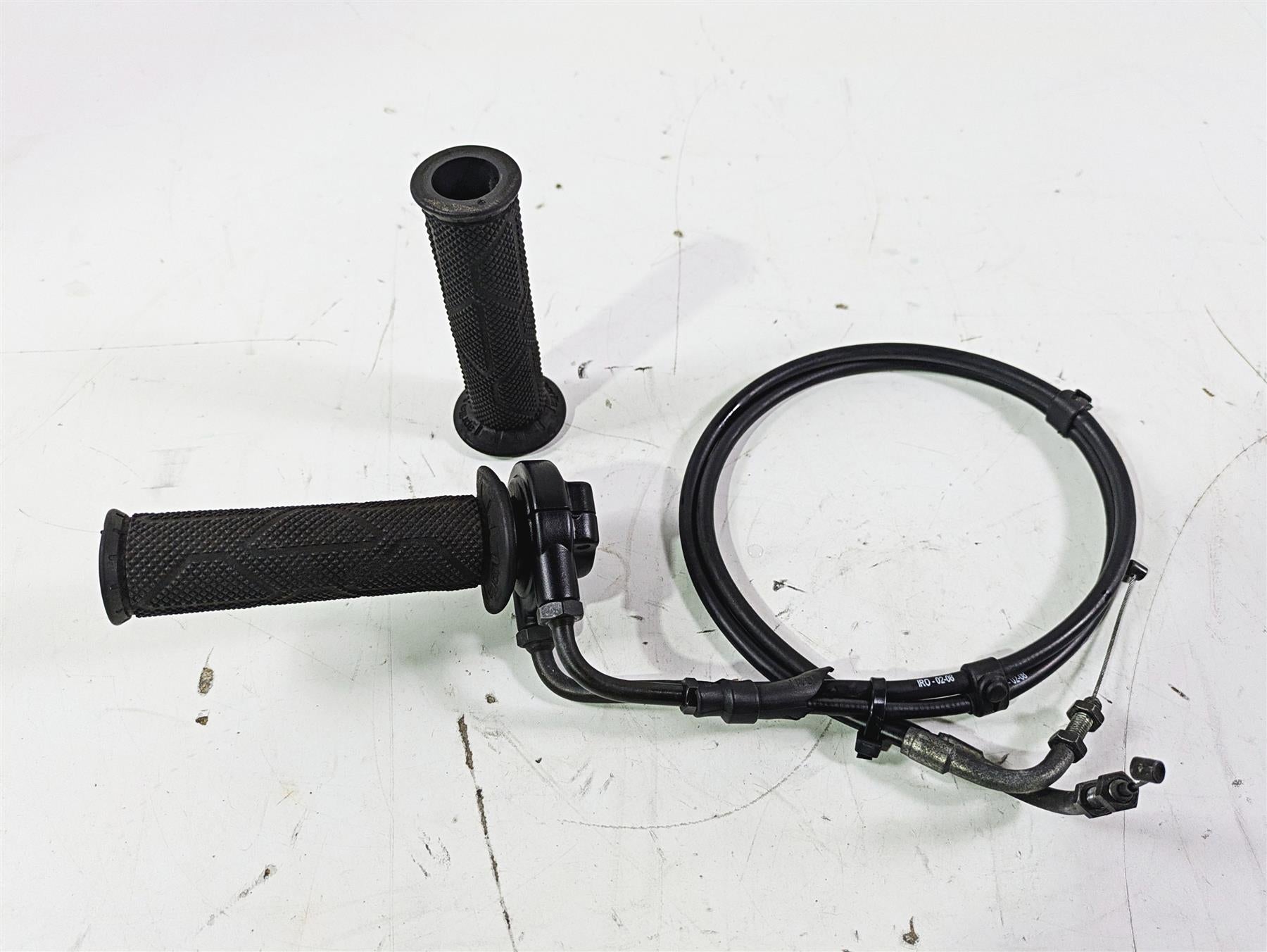 2008 Aprilia RSVR 1000 Factory Throttle Grip Handle Set - Read AP8118566 {{ shop.shopifyCountryName }} - Mototech271