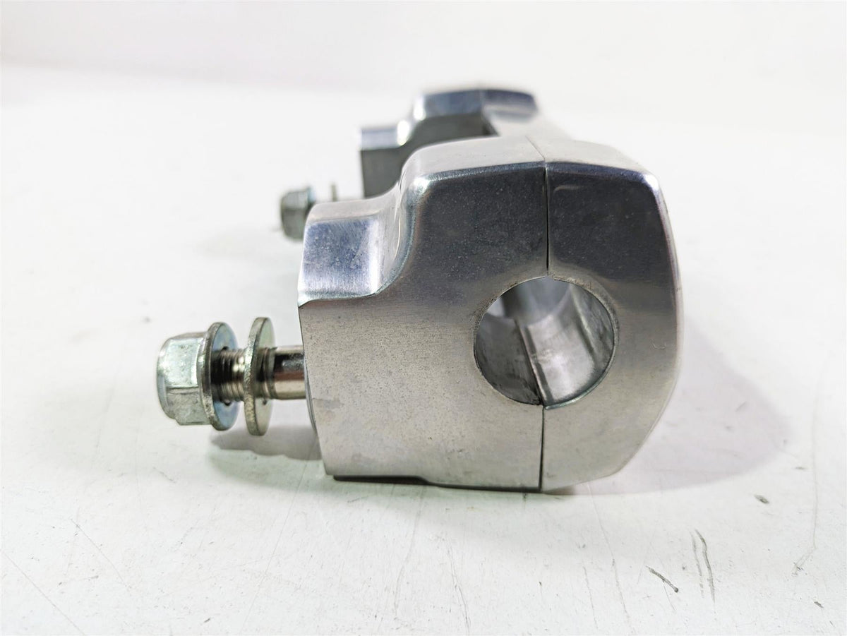 2002 Honda VTX1800 Retro Handlebar Riser Holder Set 53231-MCV-000 53131-MCV-000 {{ shop.shopifyCountryName }} - Mototech271