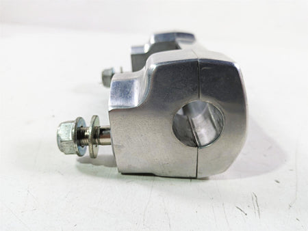 2002 Honda VTX1800 Retro Handlebar Riser Holder Set 53231-MCV-000 53131-MCV-000 {{ shop.shopifyCountryName }} - Mototech271