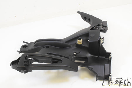 2006 BMW K1200S K1200 S K40 Front Right Stay Mount Bracket Holder 46637677762 {{ shop.shopifyCountryName }} - Mototech271