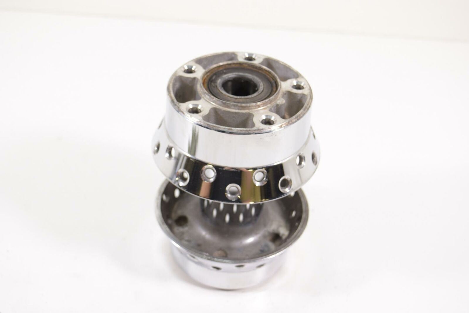 2000 Harley Touring FLHR Road King Chrome Front Center Wheel Hub 40988-00 {{ shop.shopifyCountryName }} - Mototech271