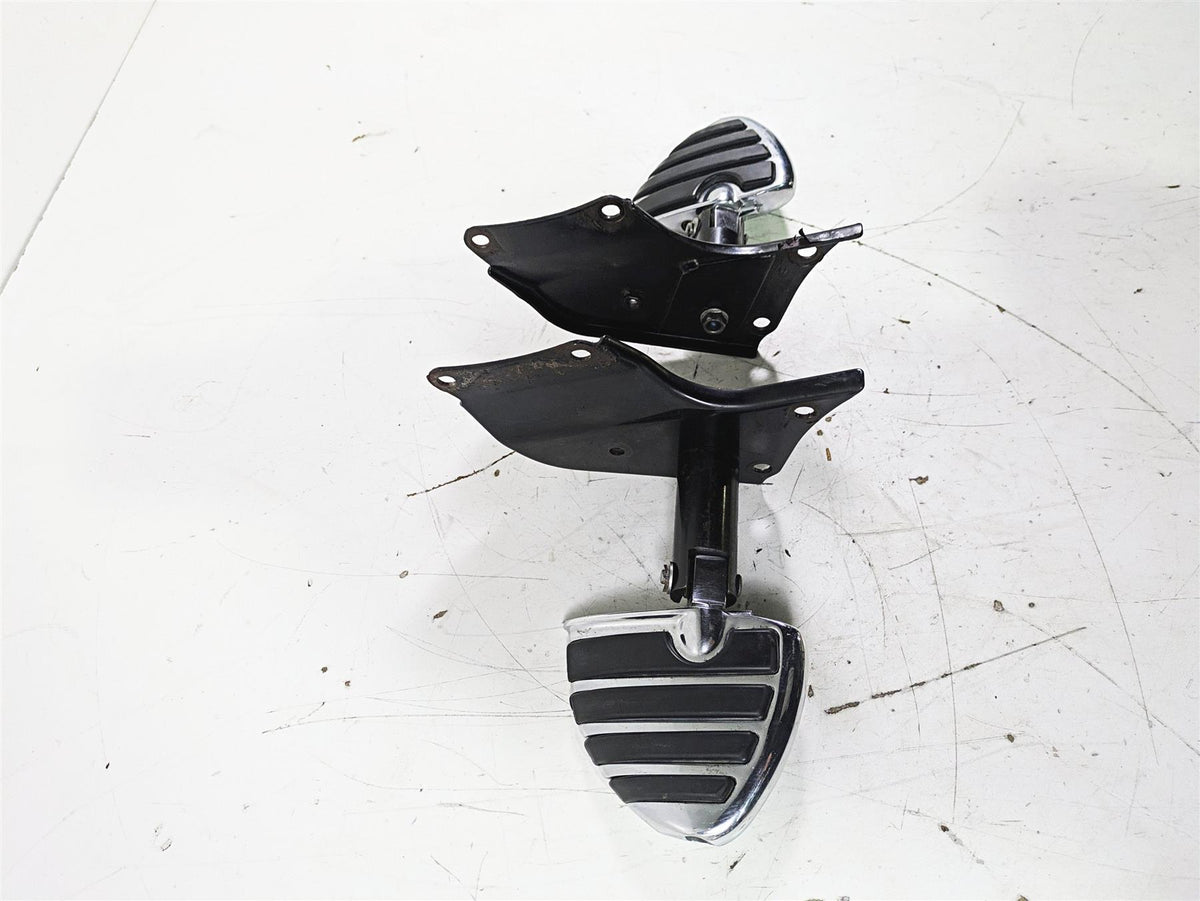 2002 Honda GL1500 CD Valkyrie Deluxe Rear Passenger Footpeg Set 50815-MZ0-000 {{ shop.shopifyCountryName }} - Mototech271