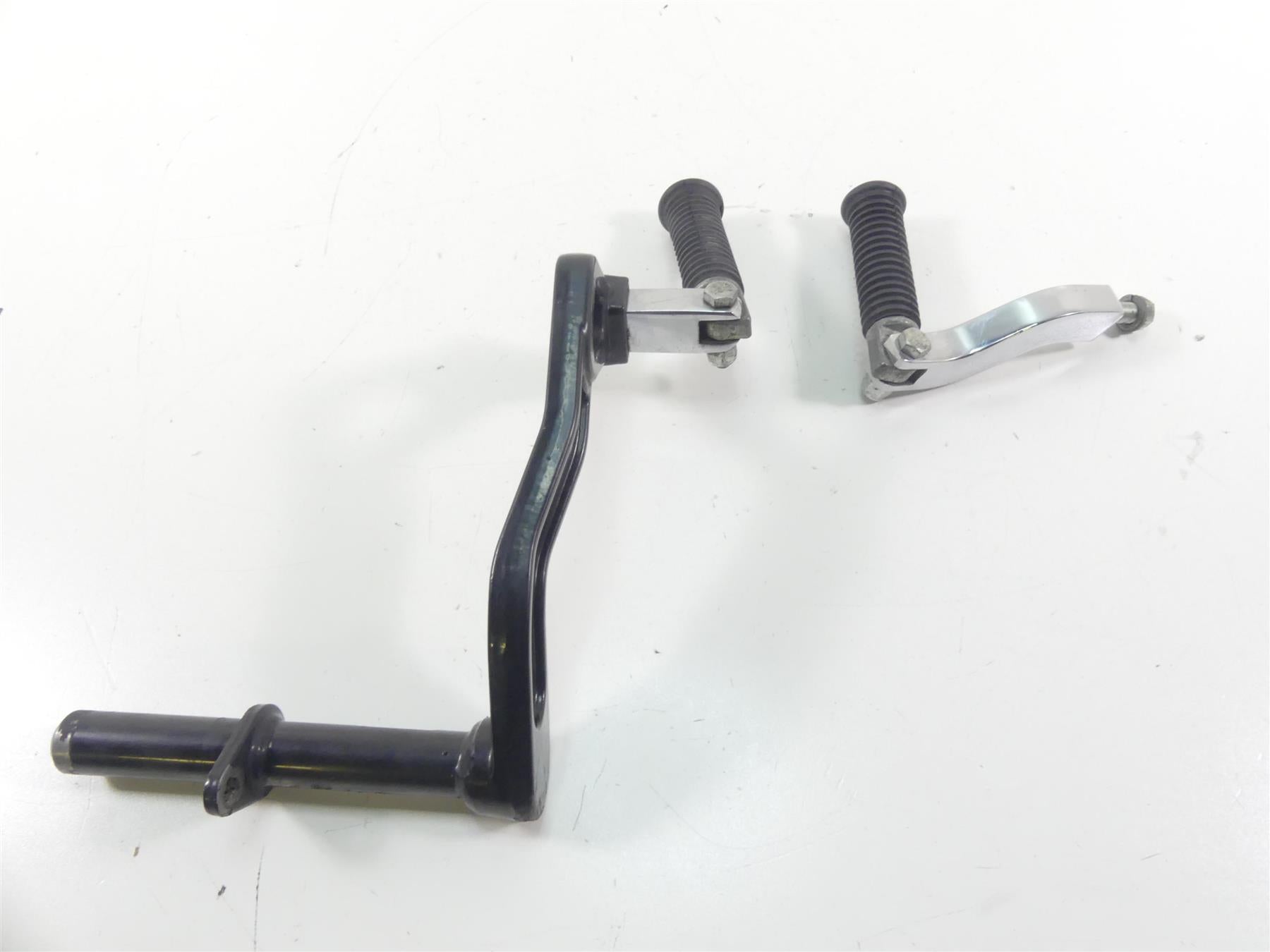 2003 Harley Dyna 100TH FXDL Low Rider Rear Passenger Footpeg Rest Set 52740-02 {{ shop.shopifyCountryName }} - Mototech271