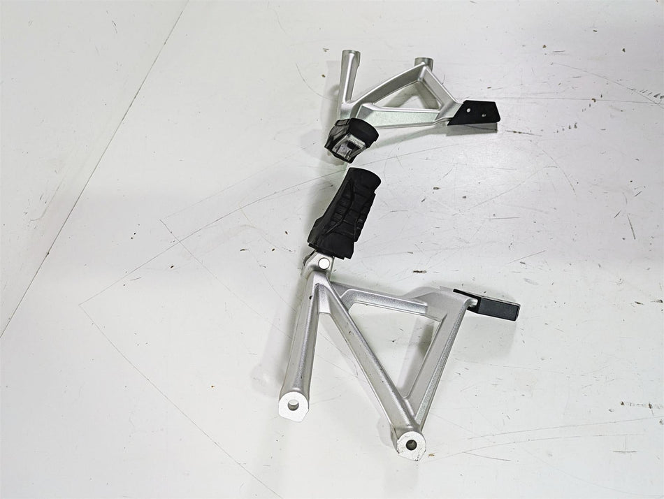 2016 BMW R1200GS GSW K50 Rear Passenger Footpeg Set 46718528793 46718528794 {{ shop.shopifyCountryName }} - Mototech271