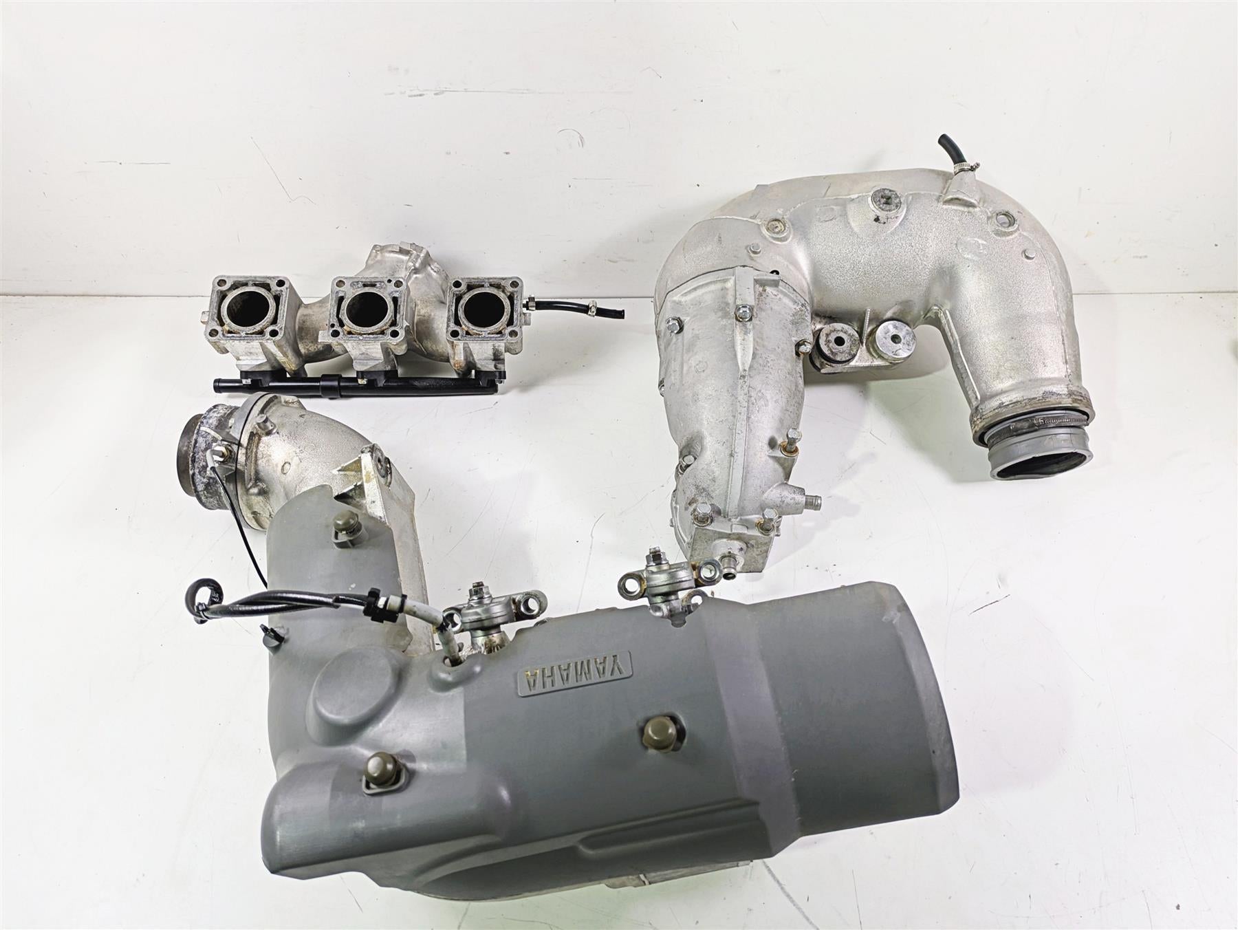2006 Yamaha GP1300R Waverunner Full Exhaust Header Chamber Set 68N-41123-00-94 {{ shop.shopifyCountryName }} - Mototech271