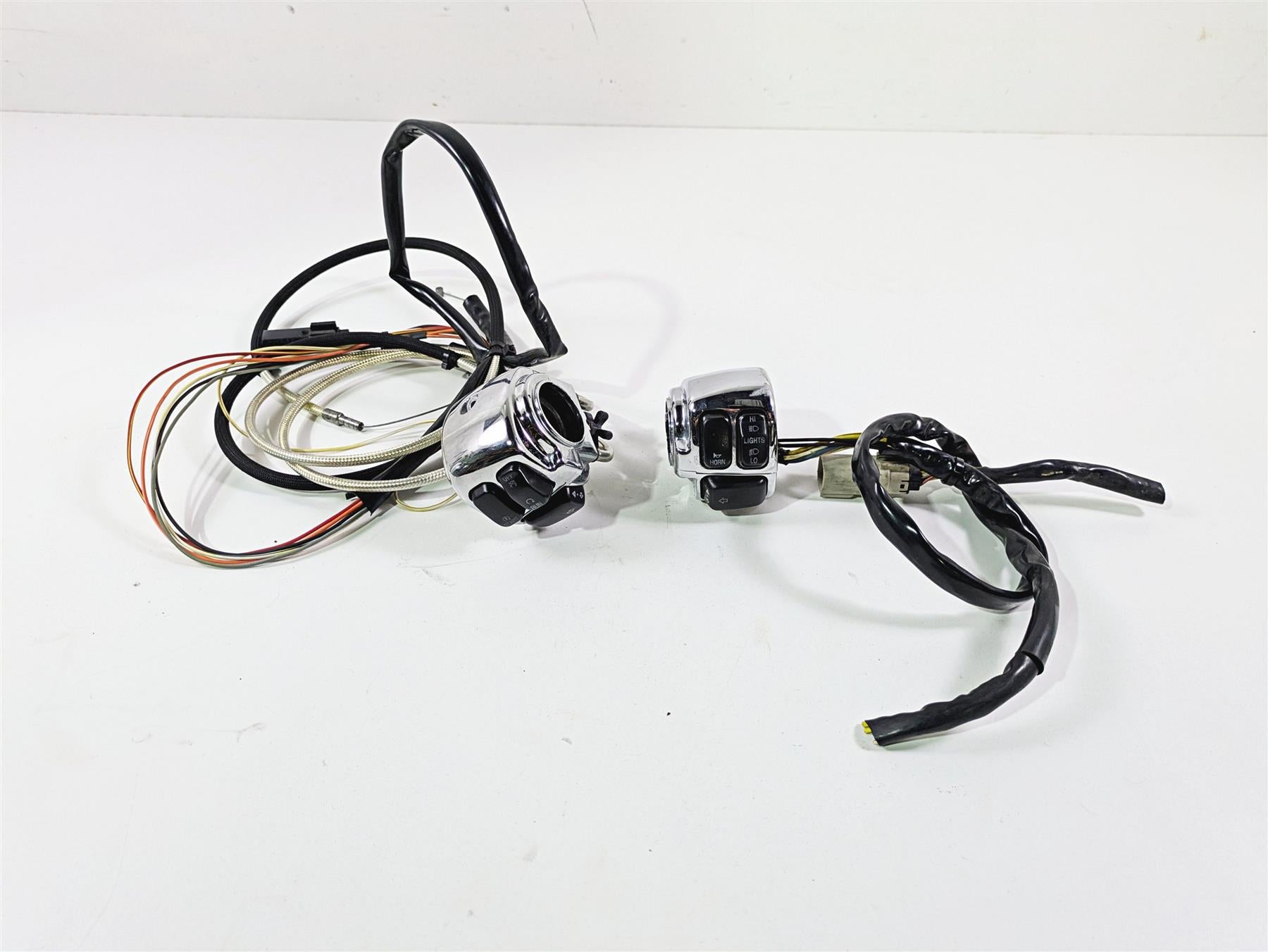 2008 Harley FXCWC Softail Rocker Left Right Chrome Control Switch Set 71682-06A